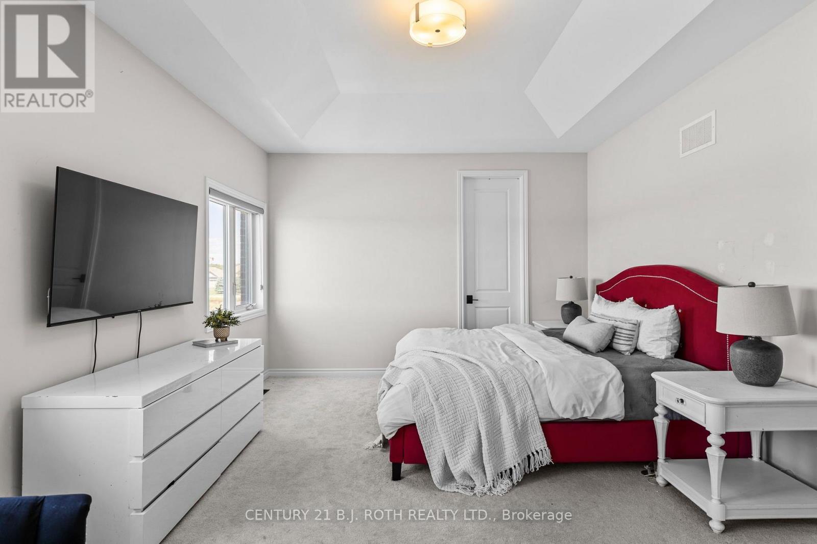 6 Henderson Street, Essa, ON