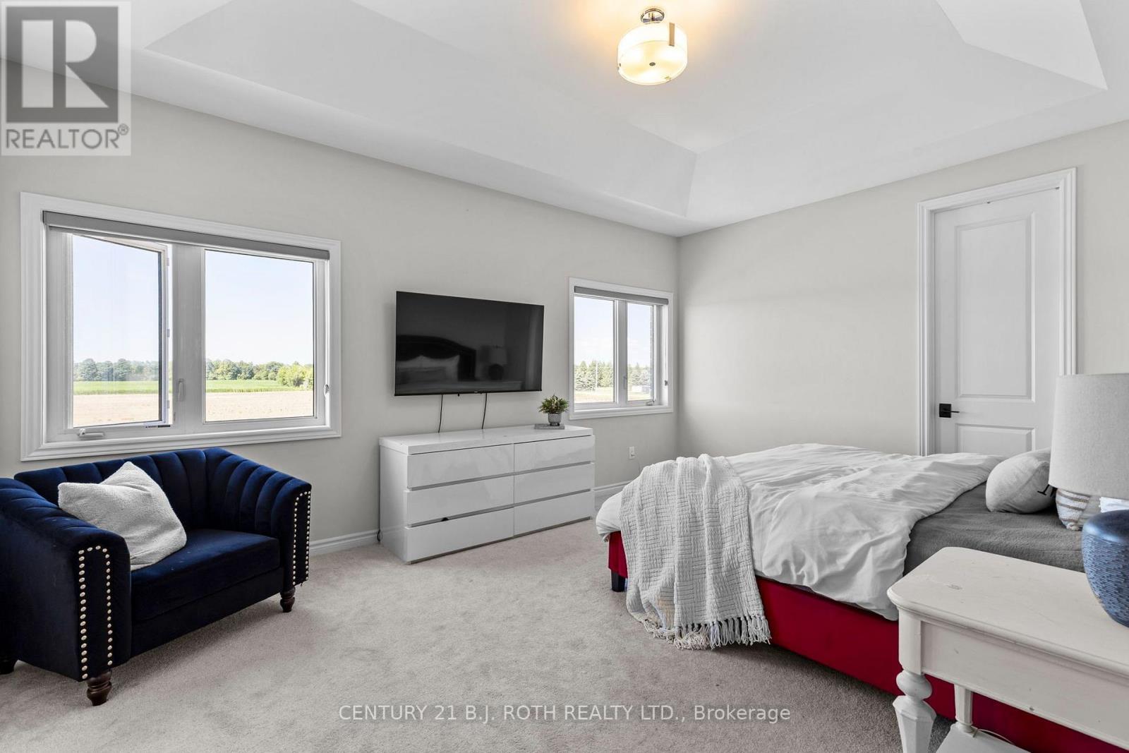 6 Henderson Street, Essa, ON