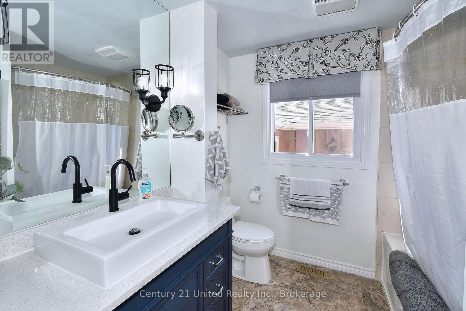 1812 Youngs Point Road, Selwyn, ON