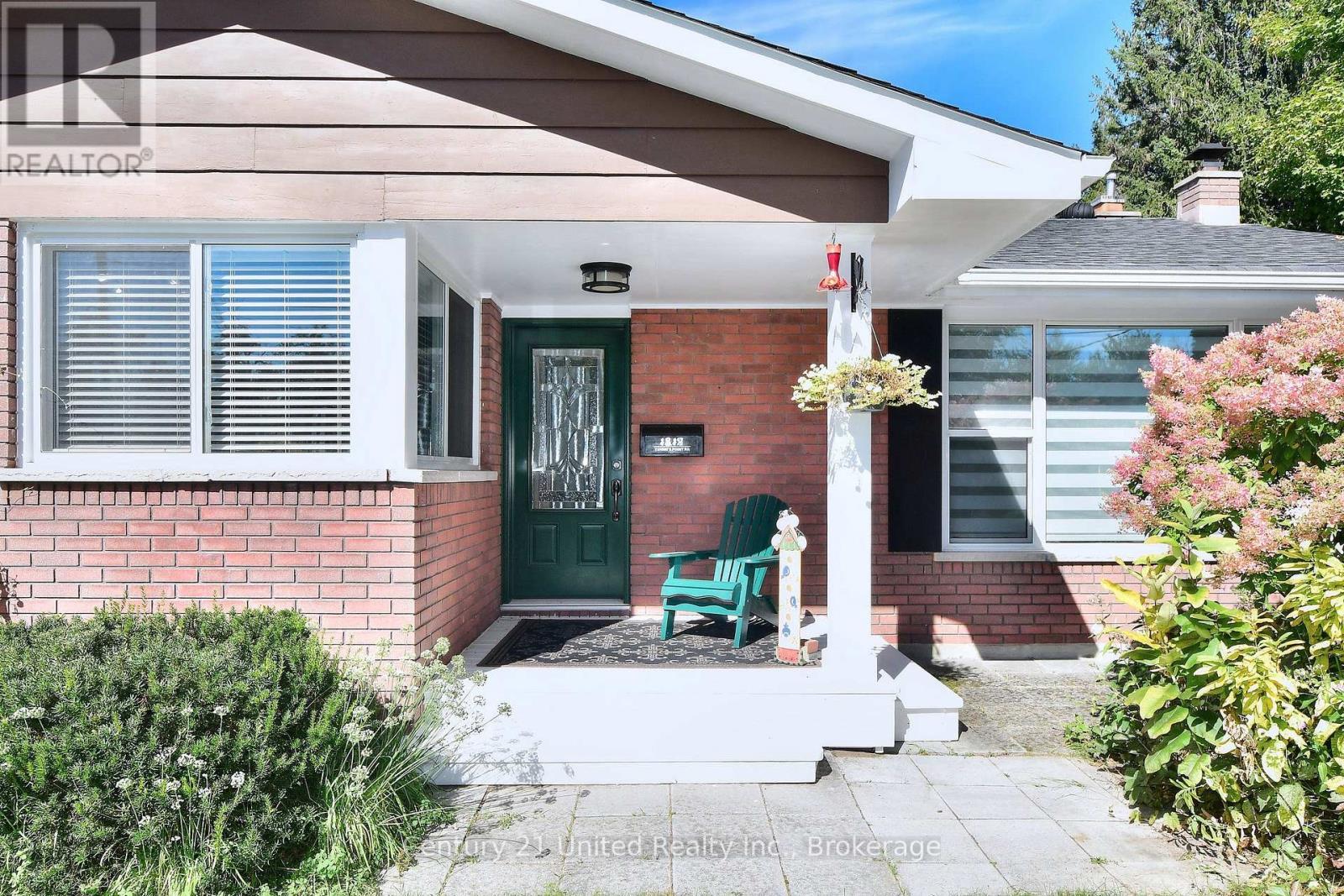 1812 Youngs Point Road, Selwyn, ON