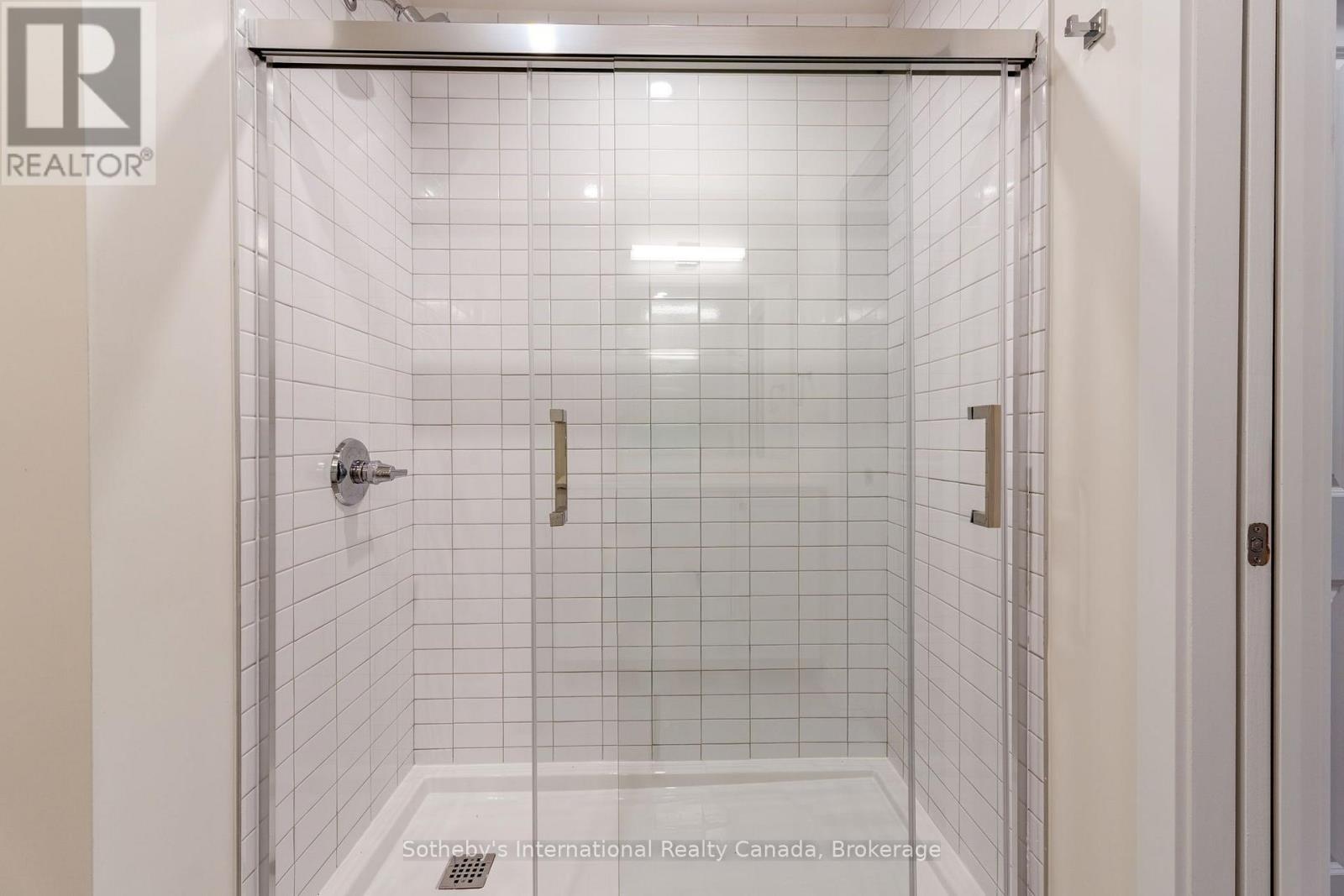 Primary Ensuite with walk-in shower - 316 - 121 Mary Street, Clearview (Creemore), ON