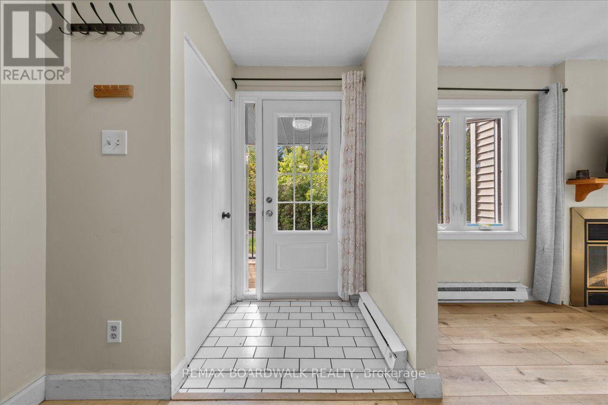 6 - 7 Timberview Way, Ottawa, ON