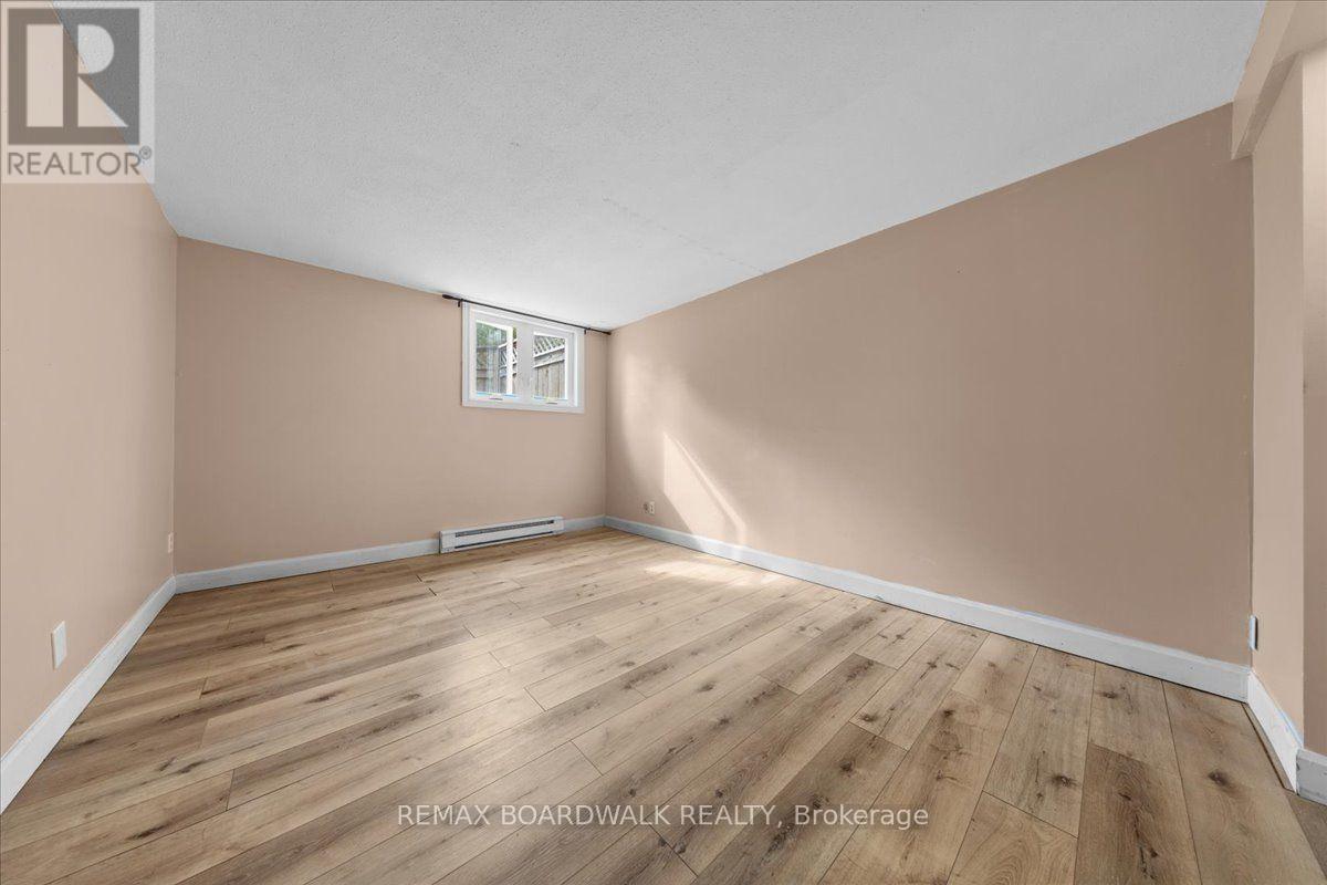 6 - 7 Timberview Way, Ottawa, ON
