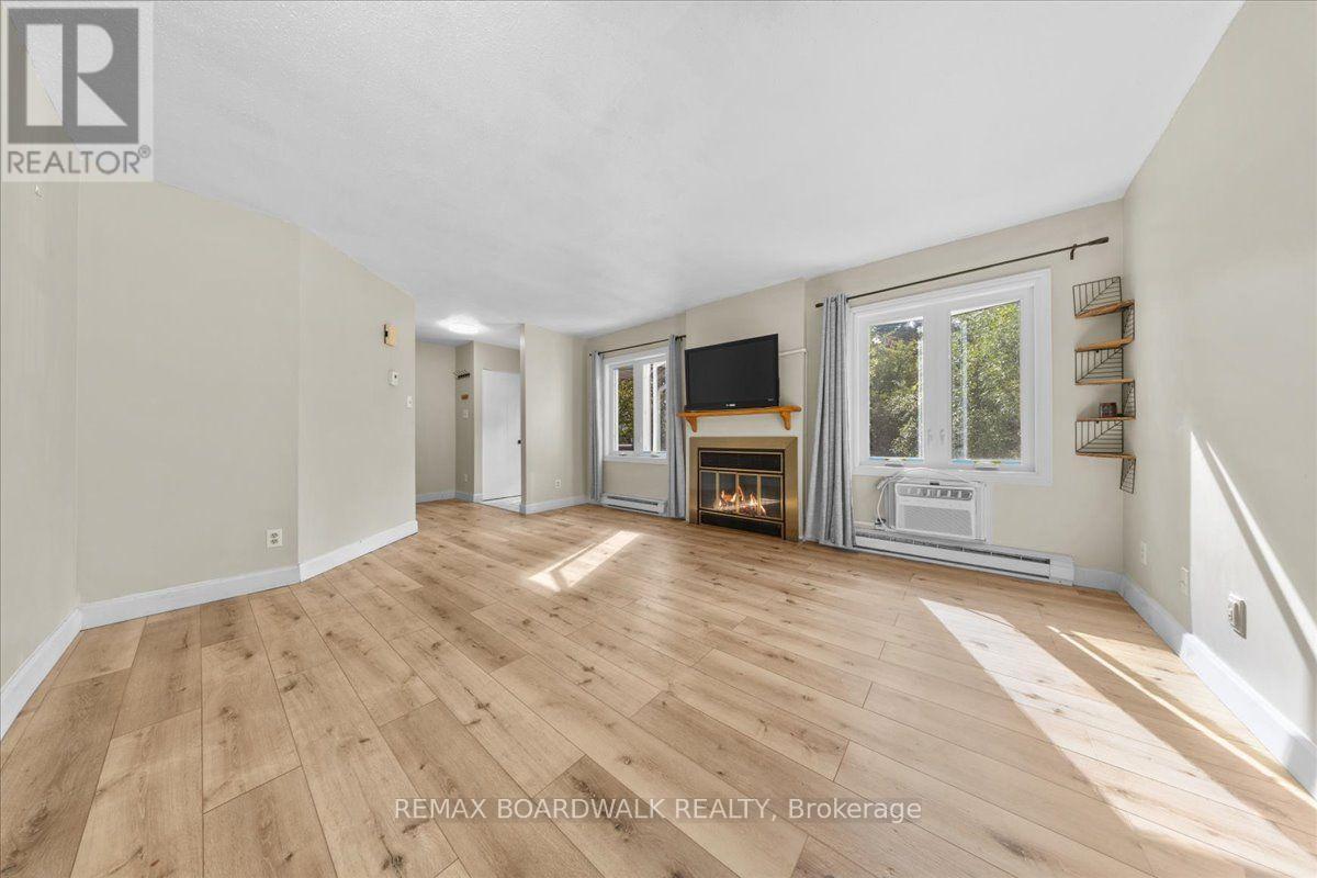 6 - 7 Timberview Way, Ottawa, ON