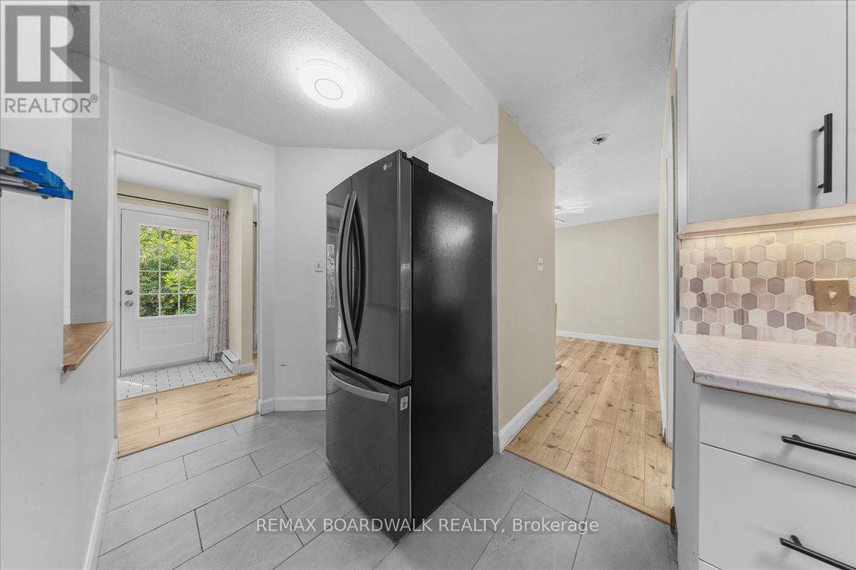 6 - 7 Timberview Way, Ottawa, ON