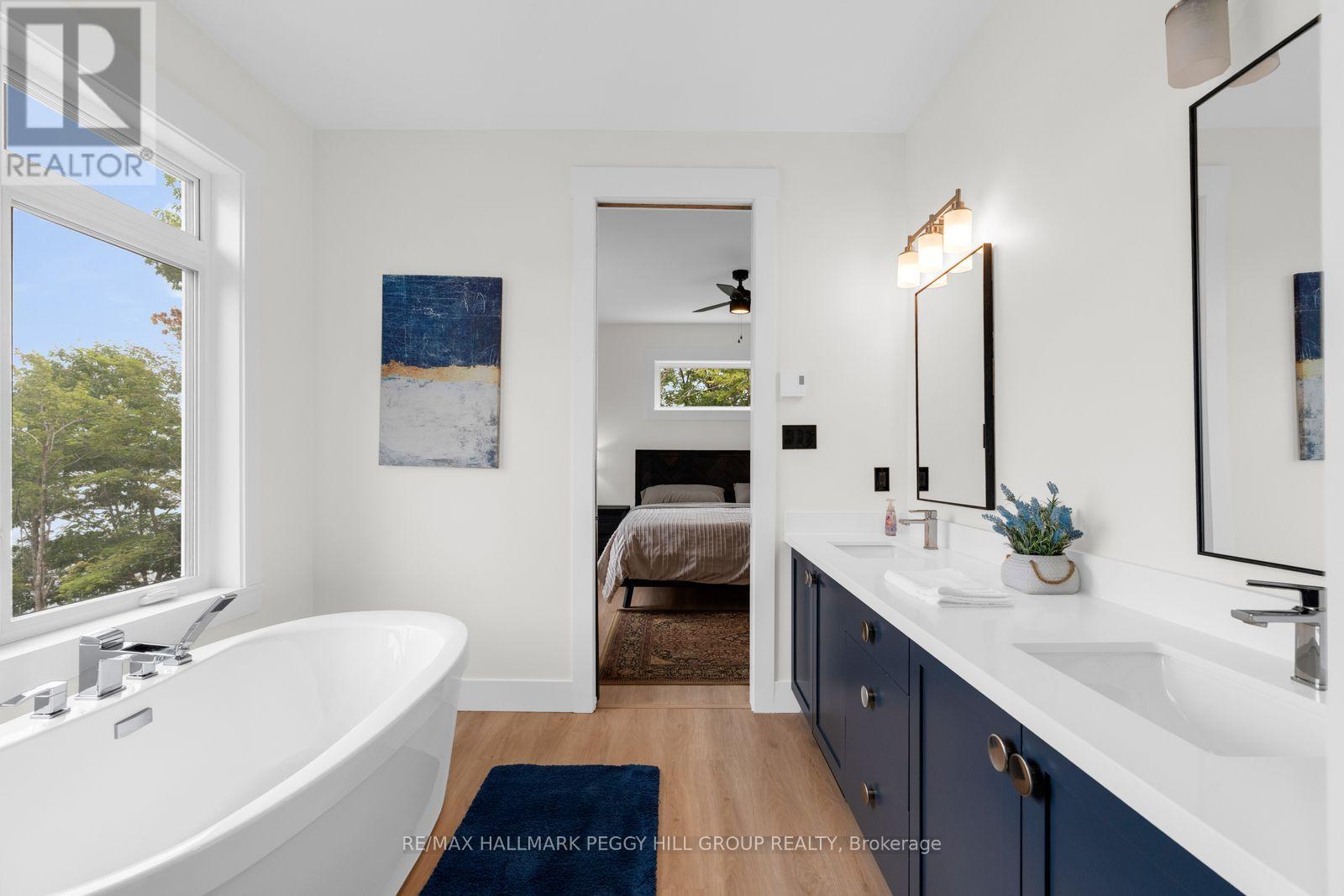 20 Hawkins Point Road, Georgian Bay, ON