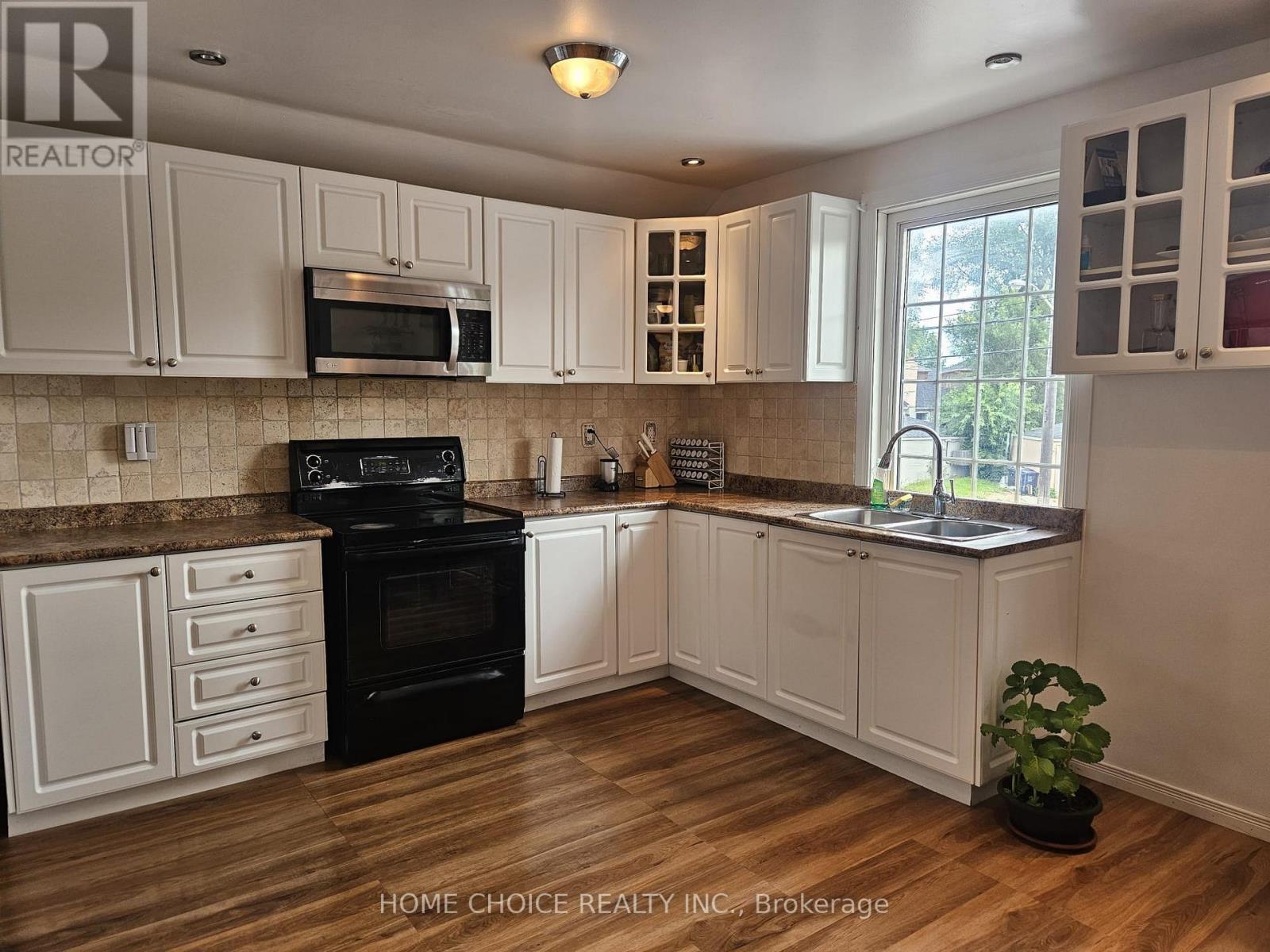1232 Jane Street, Toronto, ON