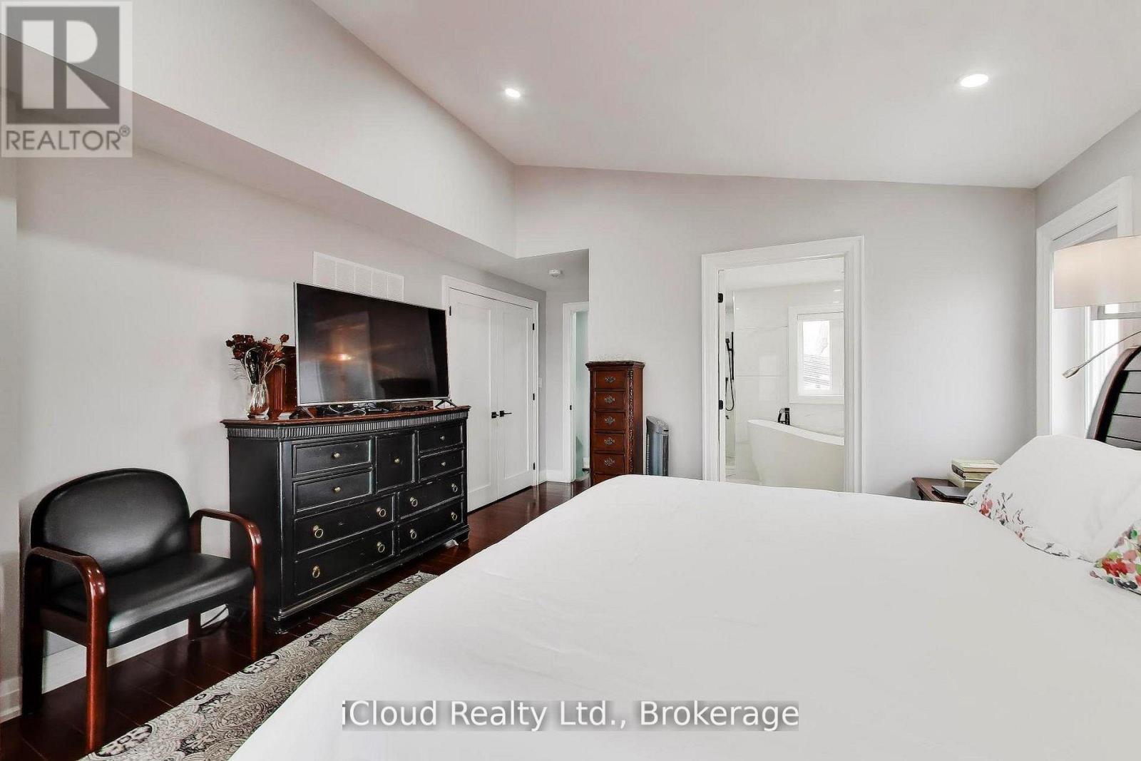 16175 Jane Street, King, ON