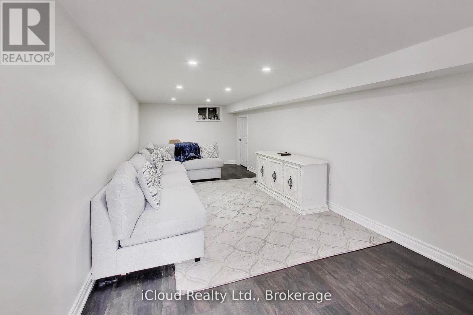 16175 Jane Street, King, ON