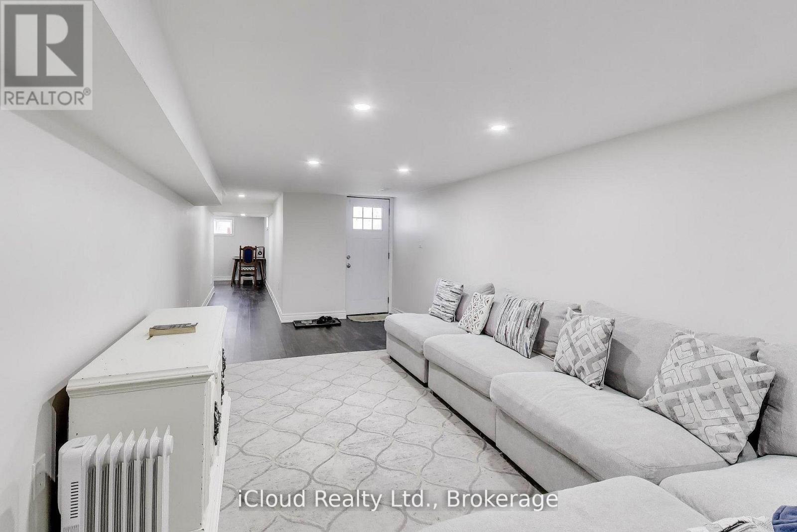 16175 Jane Street, King, ON