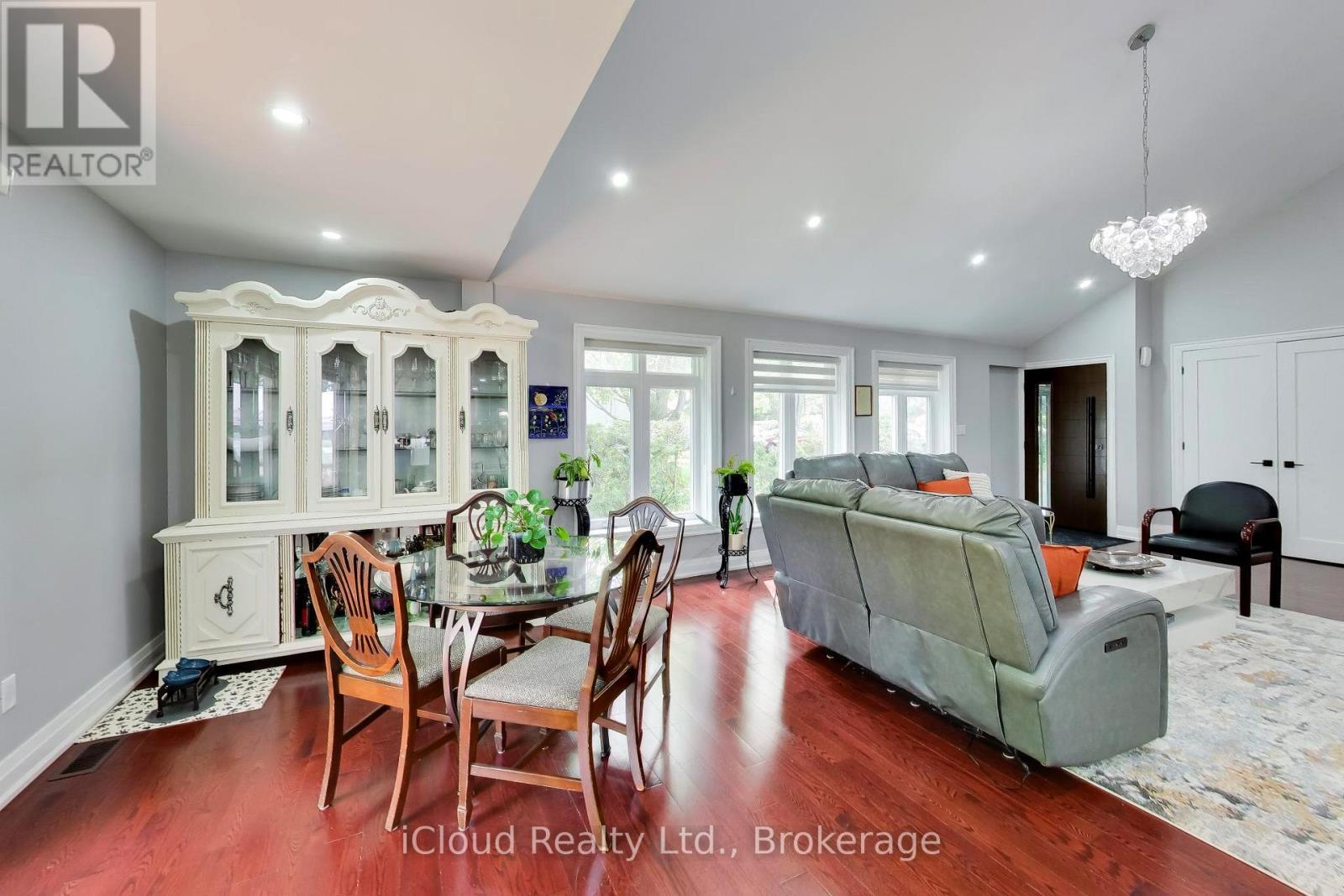 16175 Jane Street, King, ON
