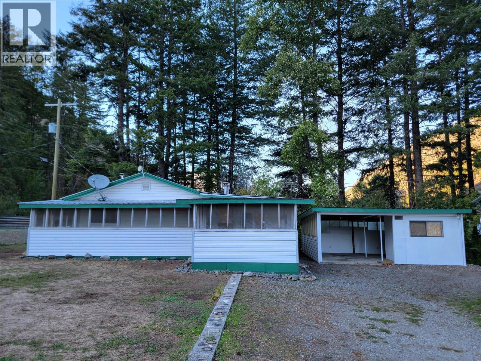 1483 Main Street, Olalla, BC
