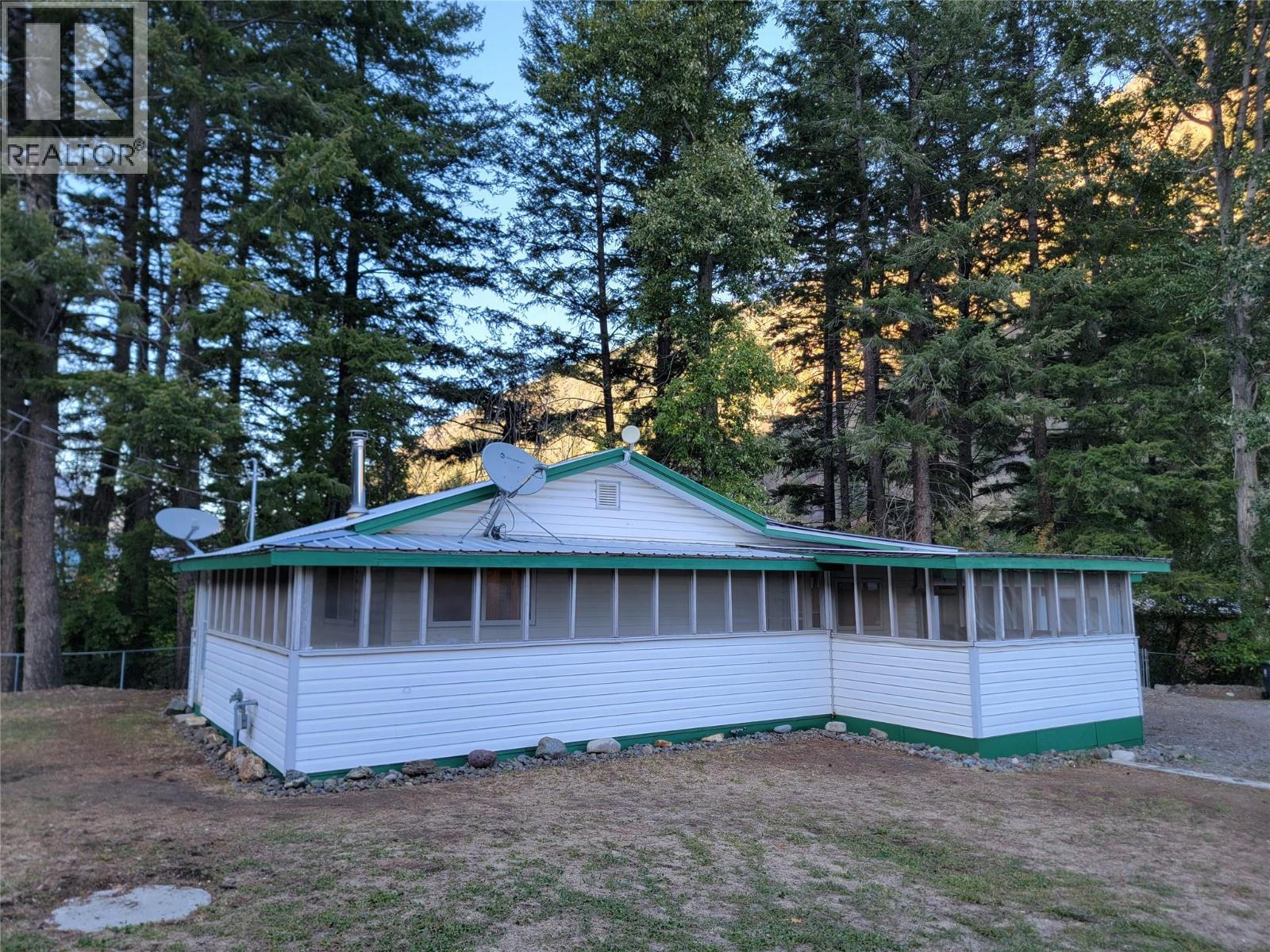 1483 Main Street, Olalla, BC