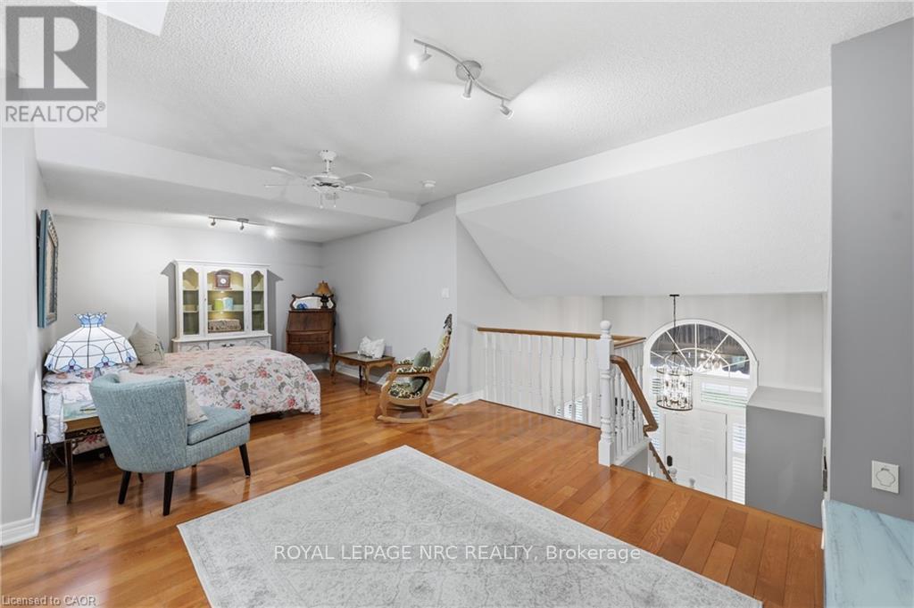 16 Red Haven Drive, Grimsby, ON