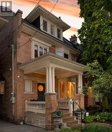 107 ROXBOROUGH STREET W Toronto, ON M5R 1T9