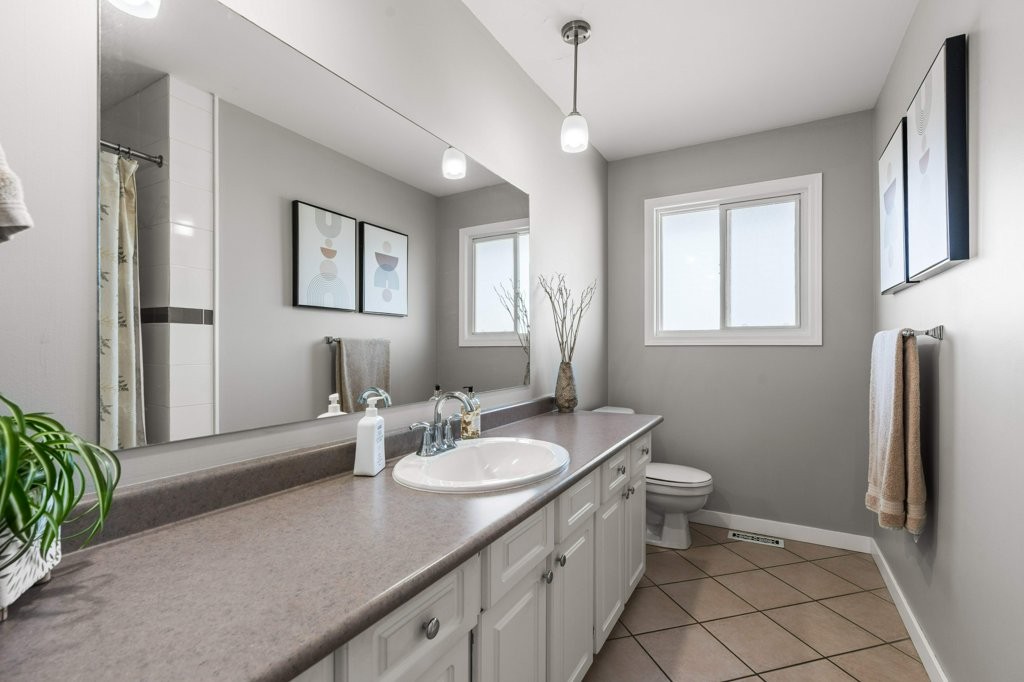 5664 L & A Road, Vernon, BC