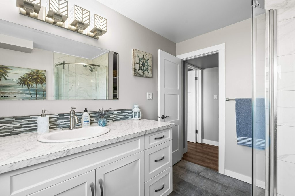 5664 L & A Road, Vernon, BC