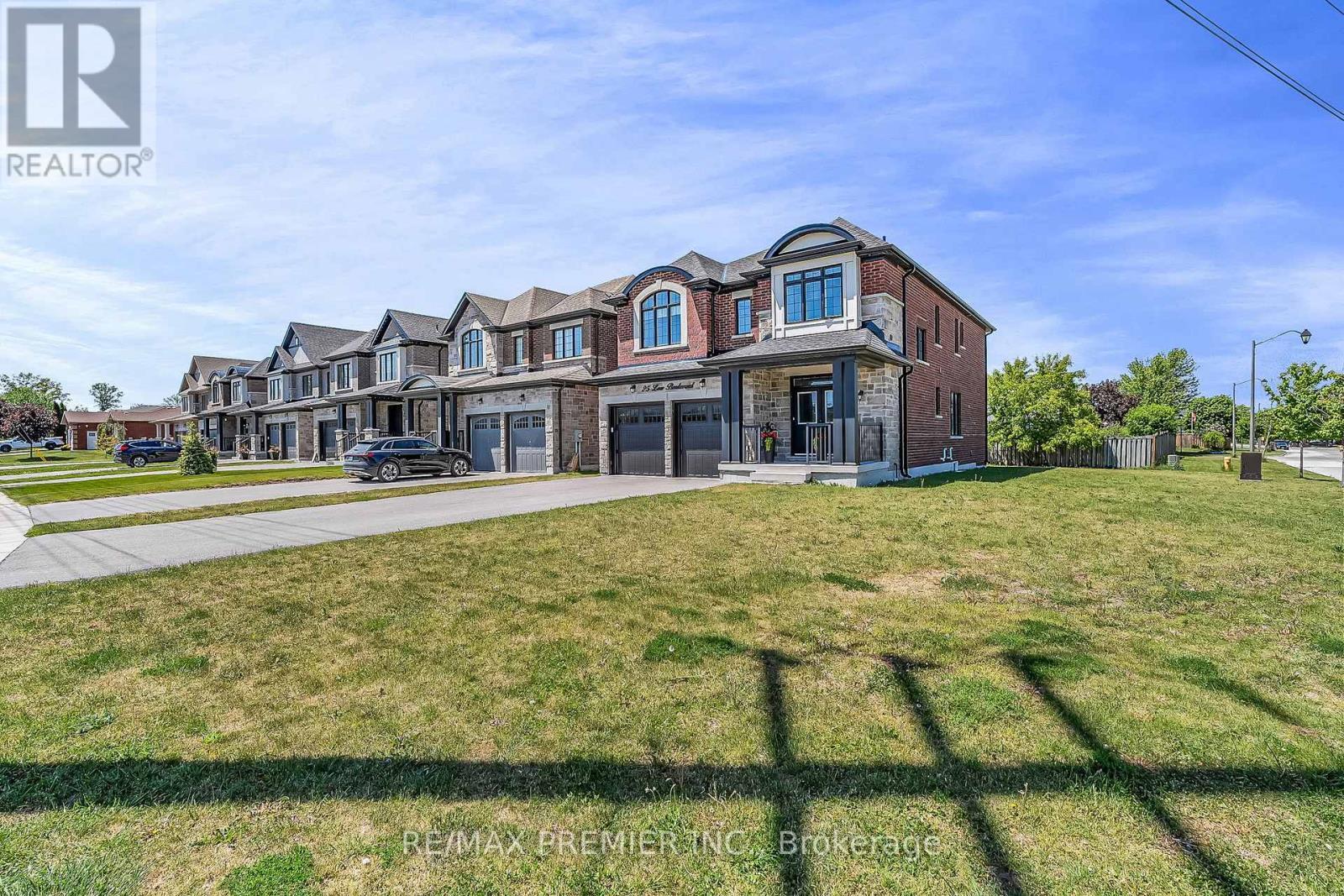 25 Low Boulevard, Uxbridge, ON