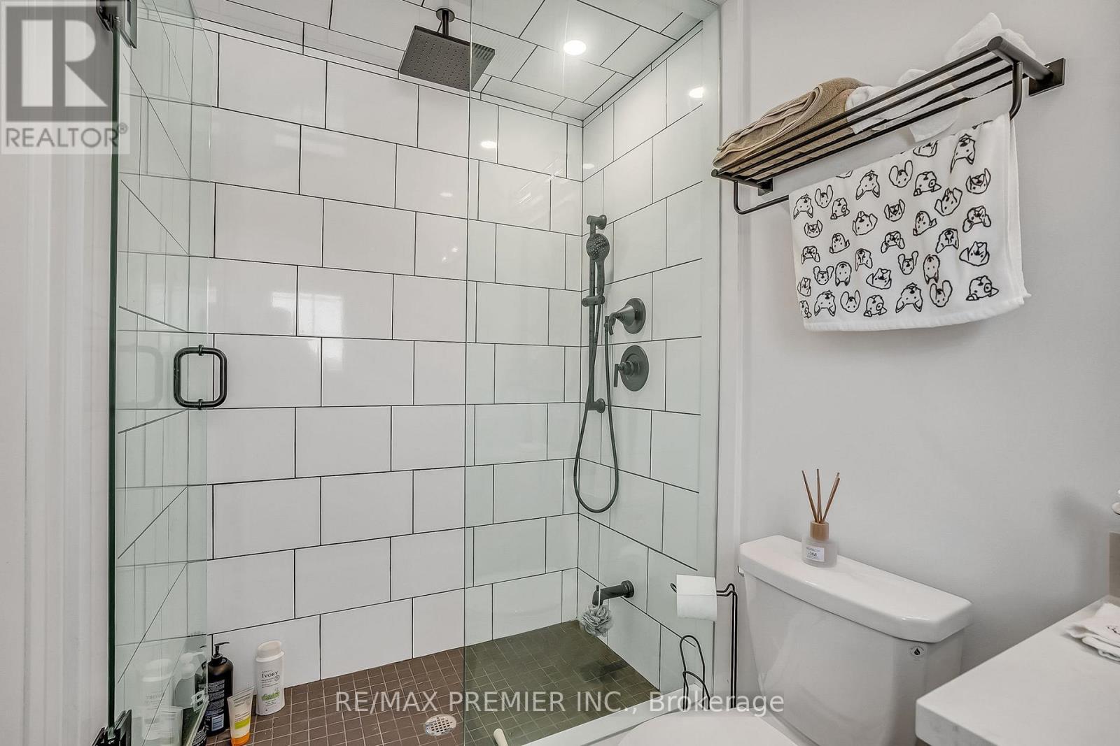 25 Low Boulevard, Uxbridge, ON