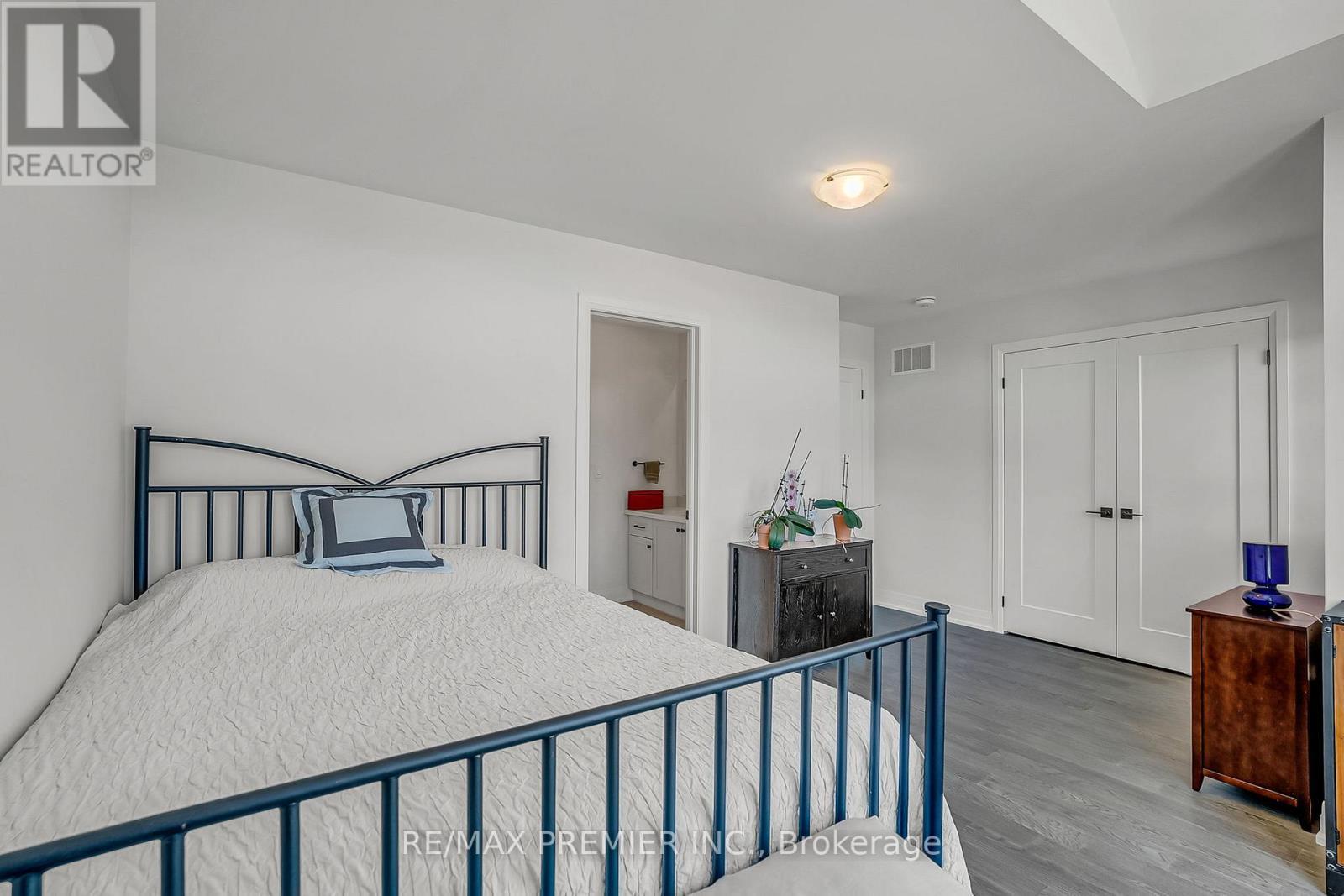 25 Low Boulevard, Uxbridge, ON