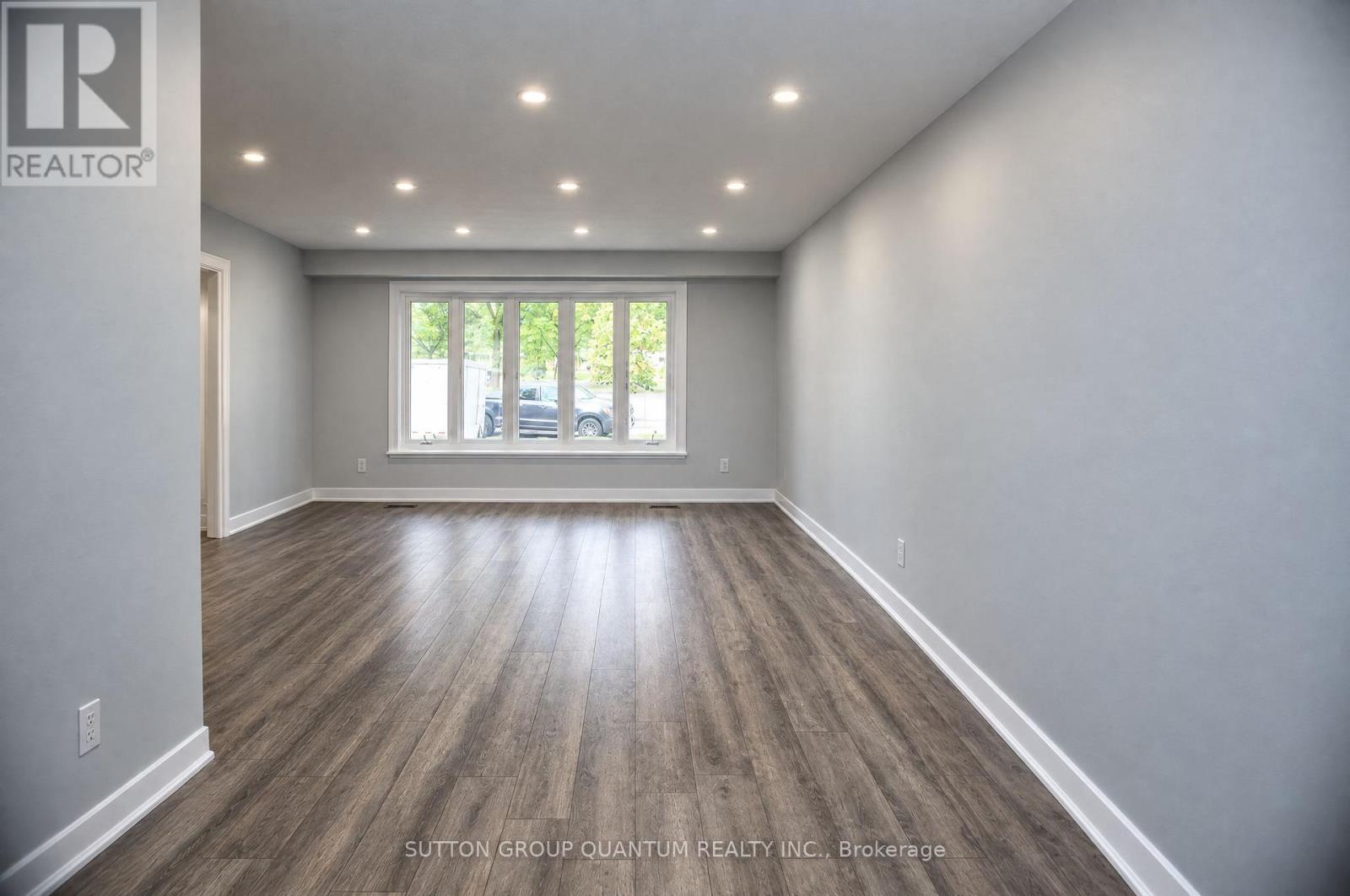 1237 Sycamore Drive, Burlington, ON