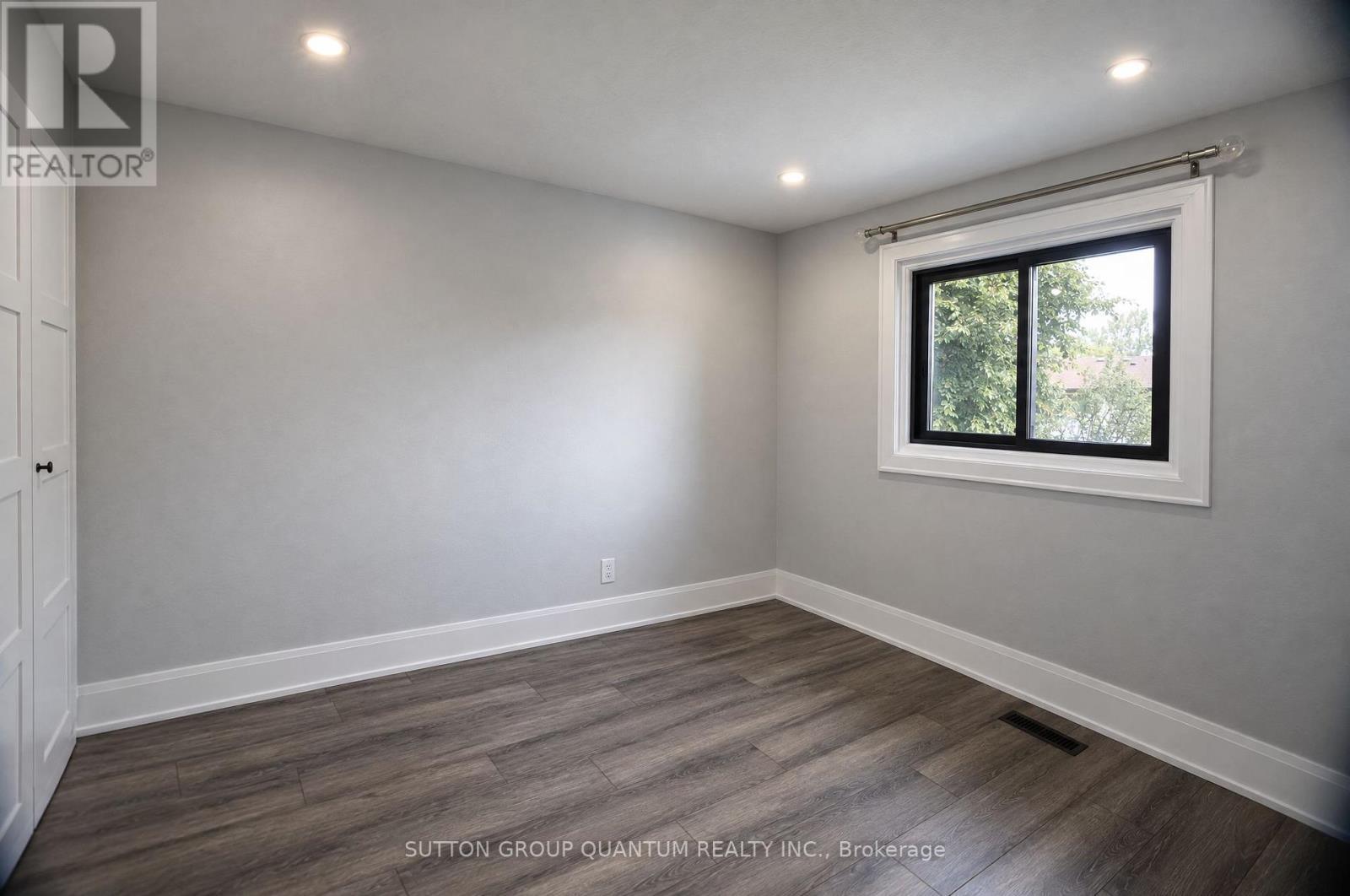 1237 Sycamore Drive, Burlington, ON