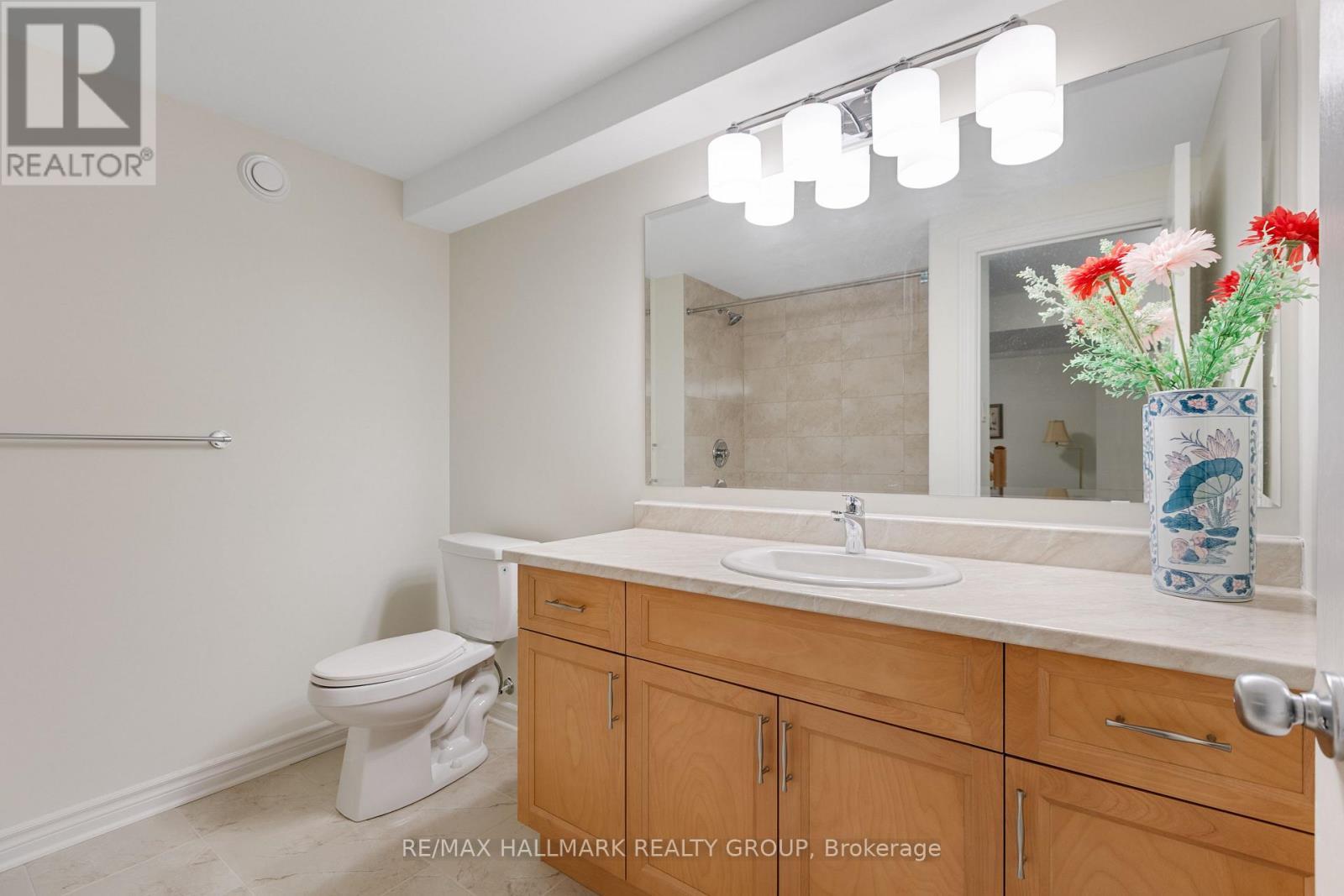 66 Kayenta Street, Ottawa, ON