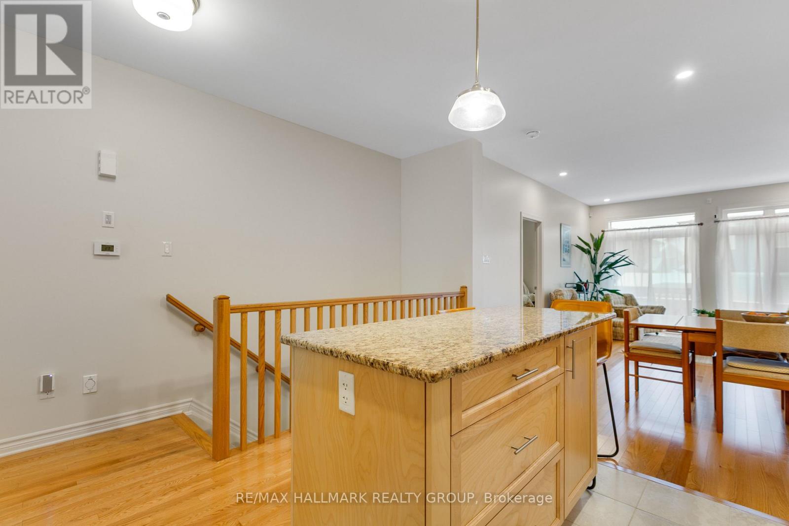 66 Kayenta Street, Ottawa, ON