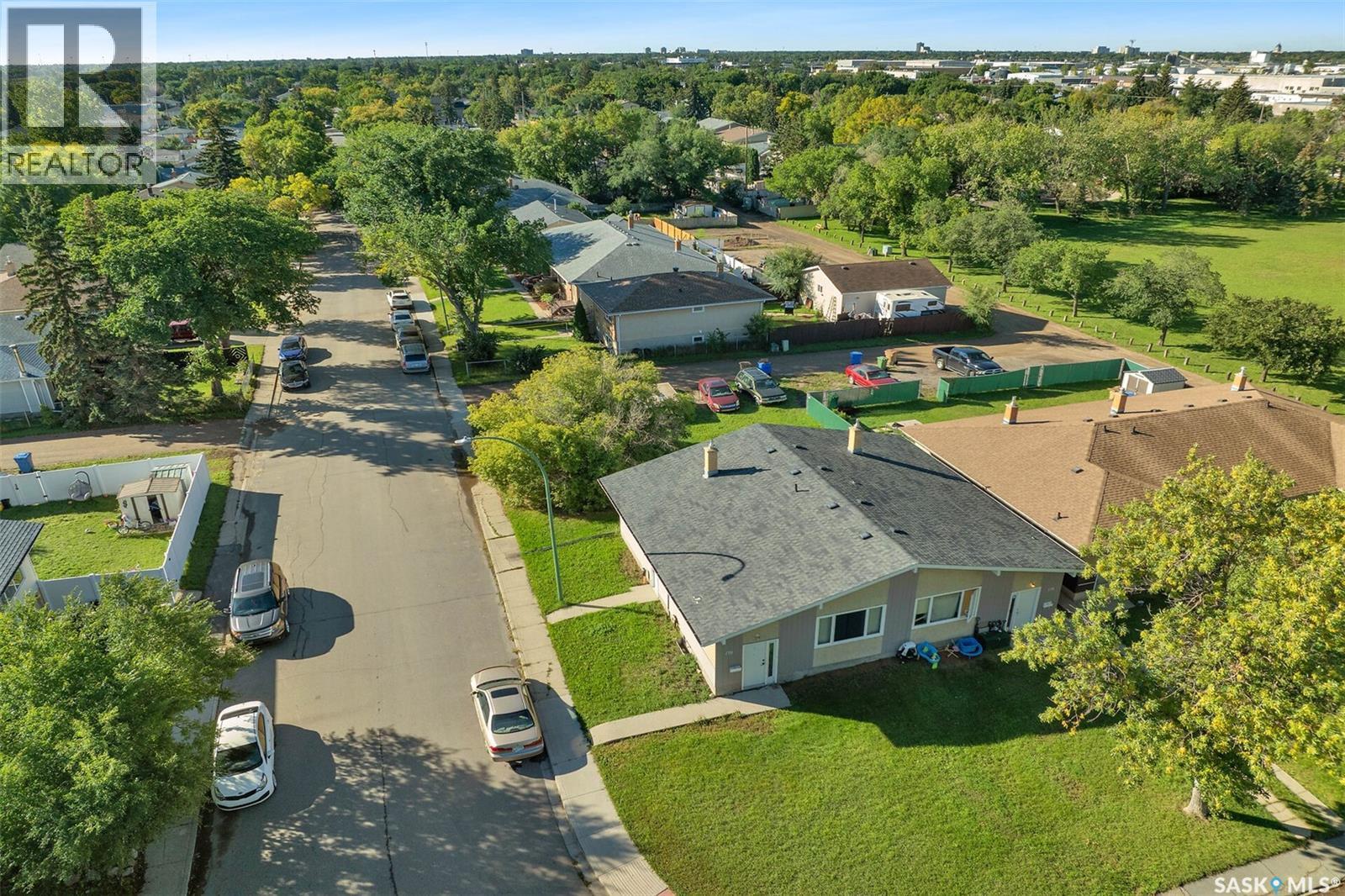 176-178 Rothwell Crescent, Regina, SK