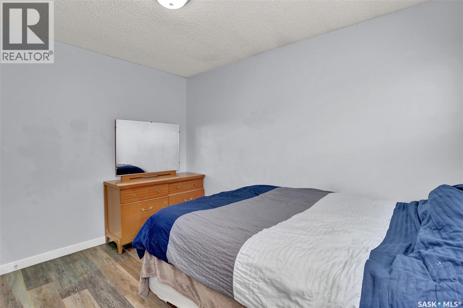 176-178 Rothwell Crescent, Regina, SK