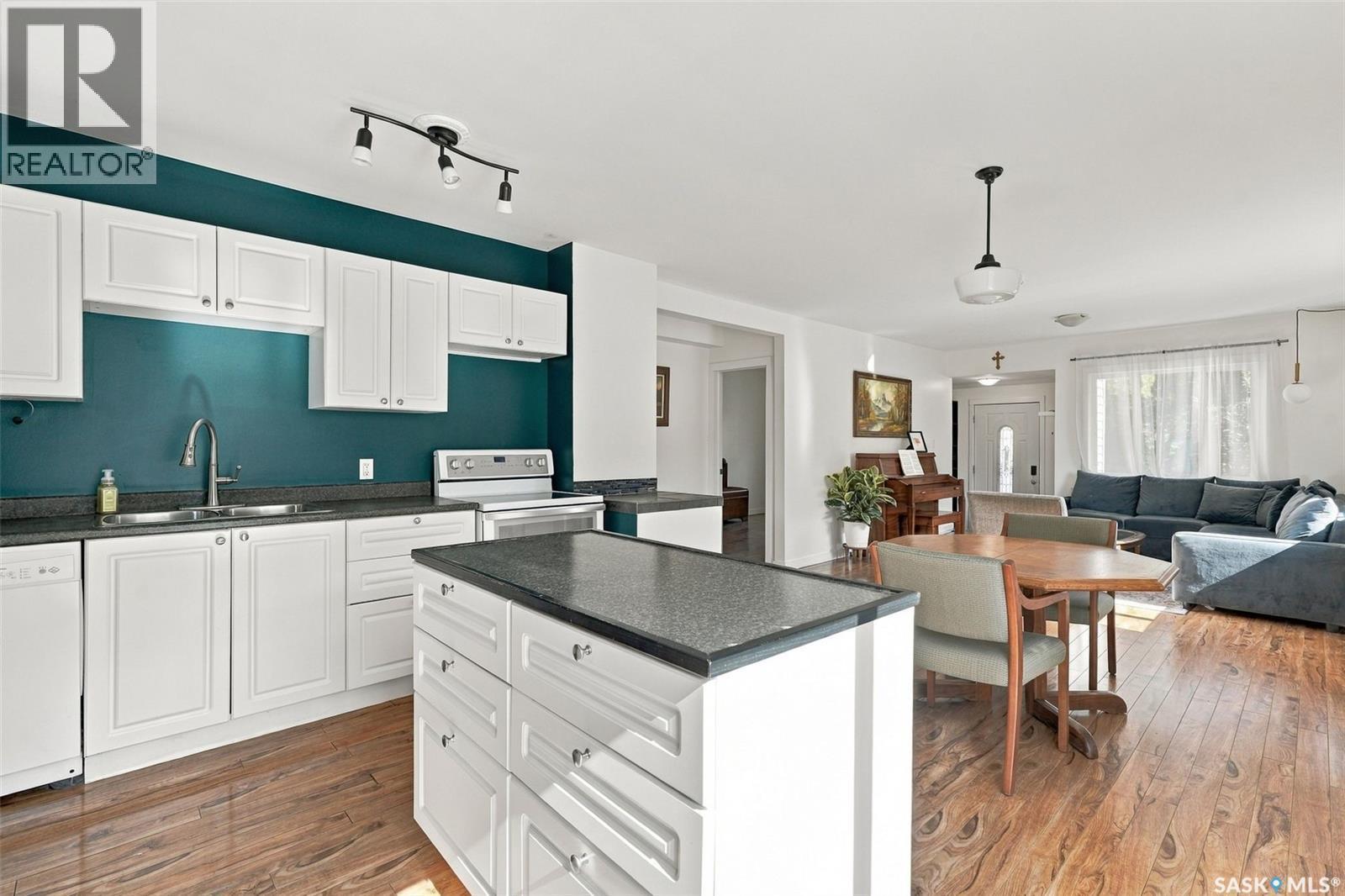 333 J Avenue S, Saskatoon, SK