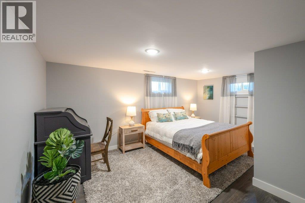 Basement bedroom - 886 Fairview Road, Oliver, BC