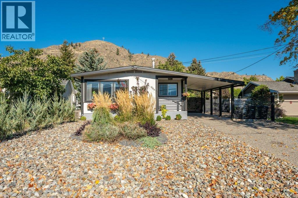 Front yard landscaped & irrigated - 886 Fairview Road, Oliver, BC
