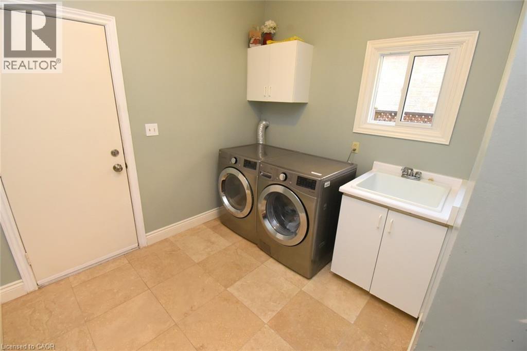 4473 Stonemill Court, Mississauga, ON