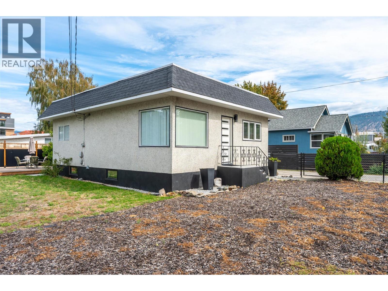 Yard. - 637 Alexander Avenue, Penticton, BC