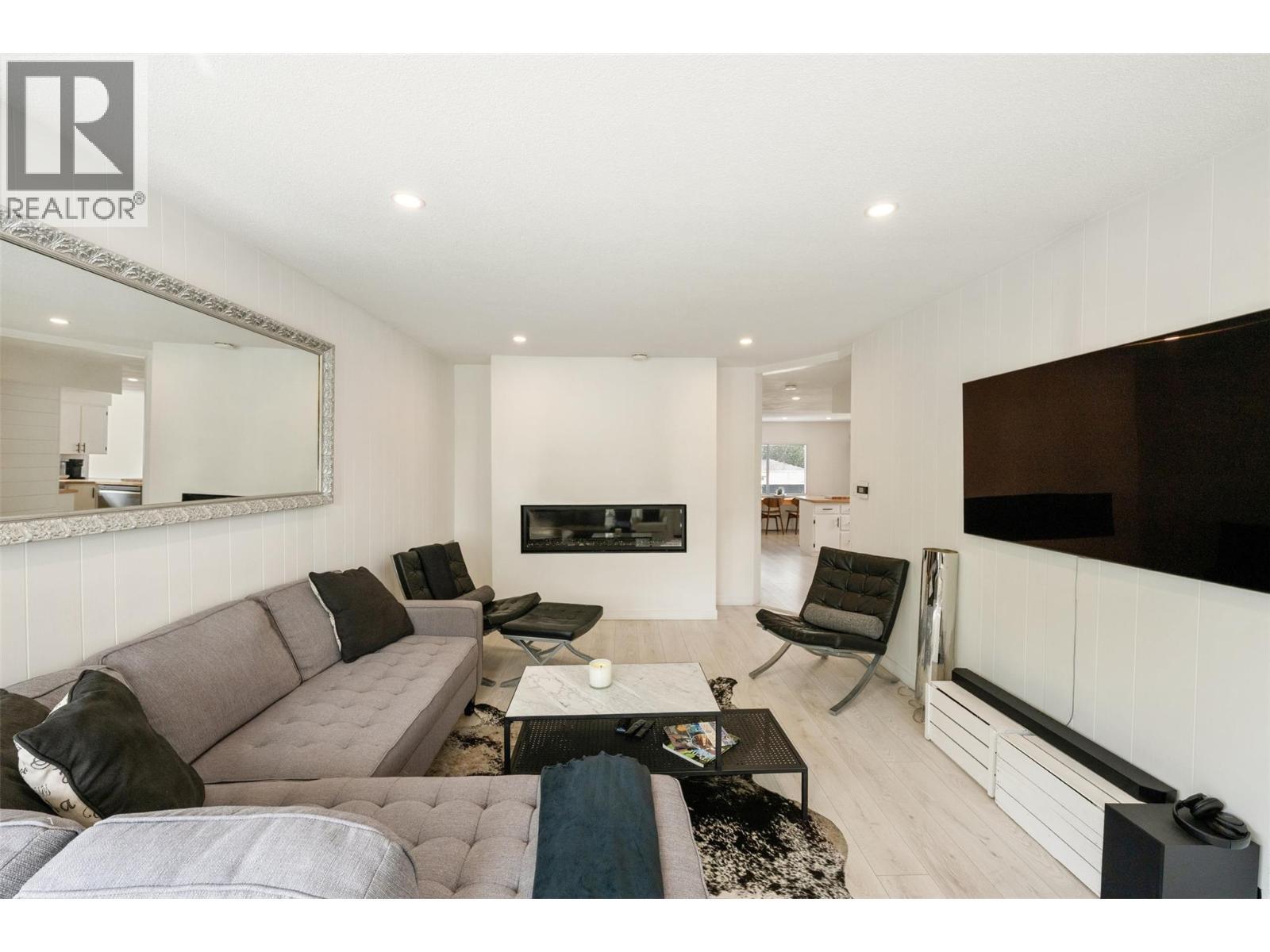 Living room. - 637 Alexander Avenue, Penticton, BC