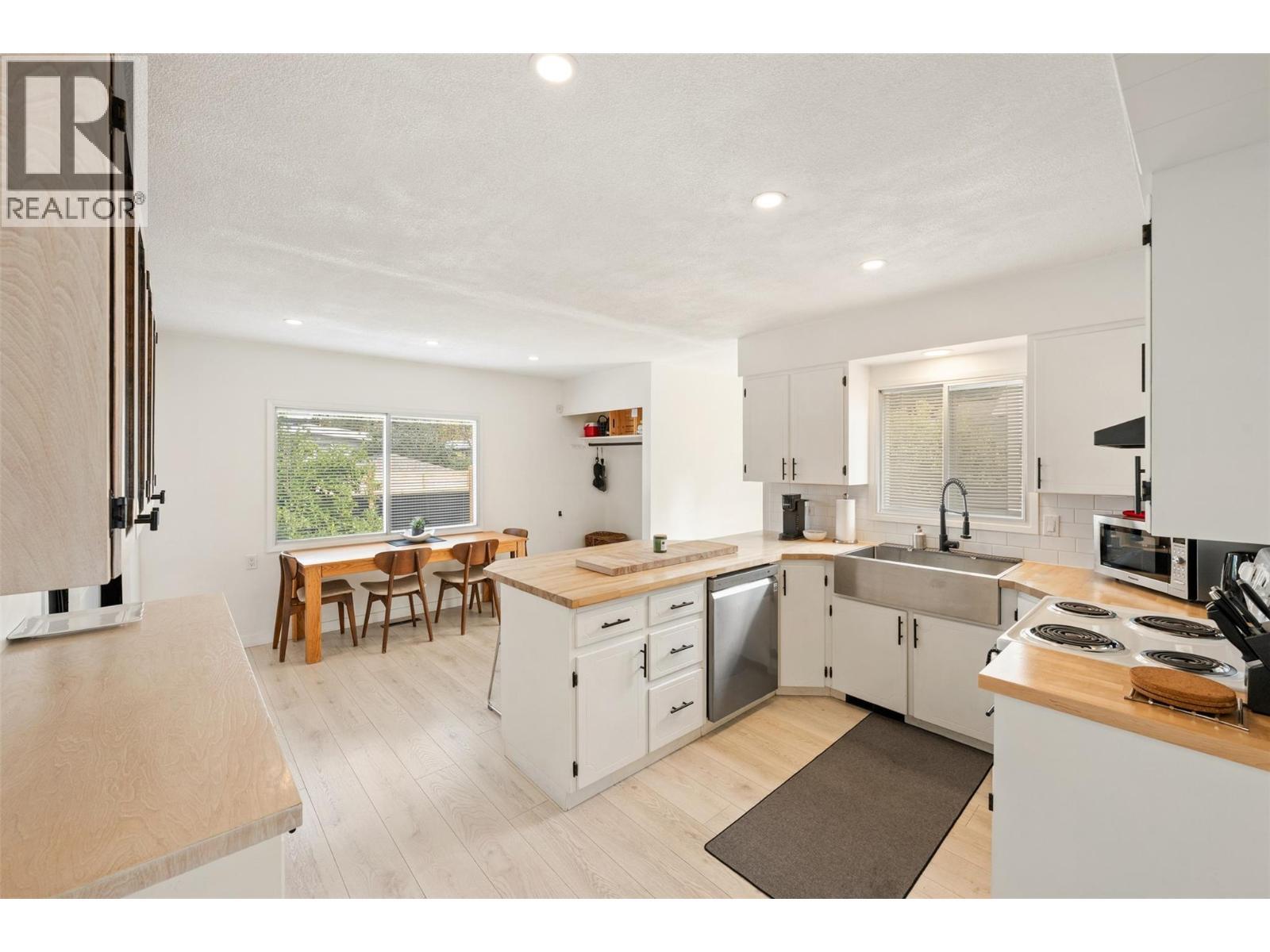 Kitchen/dining. - 637 Alexander Avenue, Penticton, BC