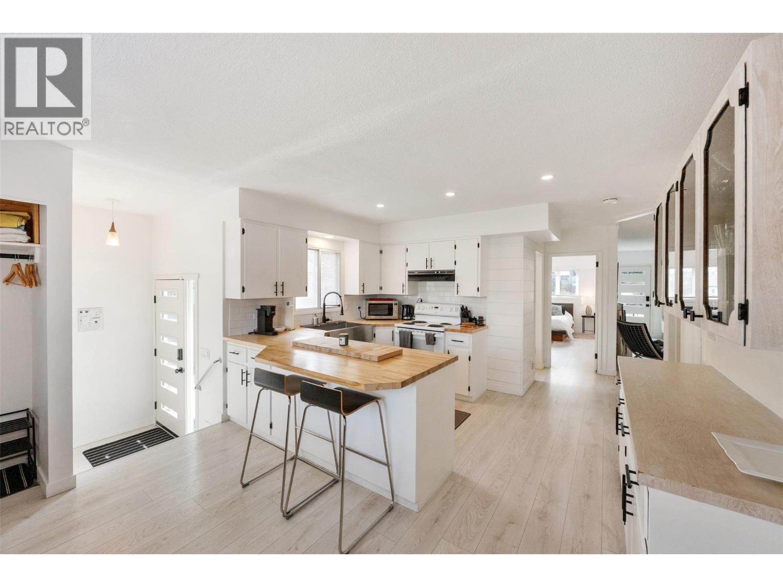 Kitchen. - 637 Alexander Avenue, Penticton, BC