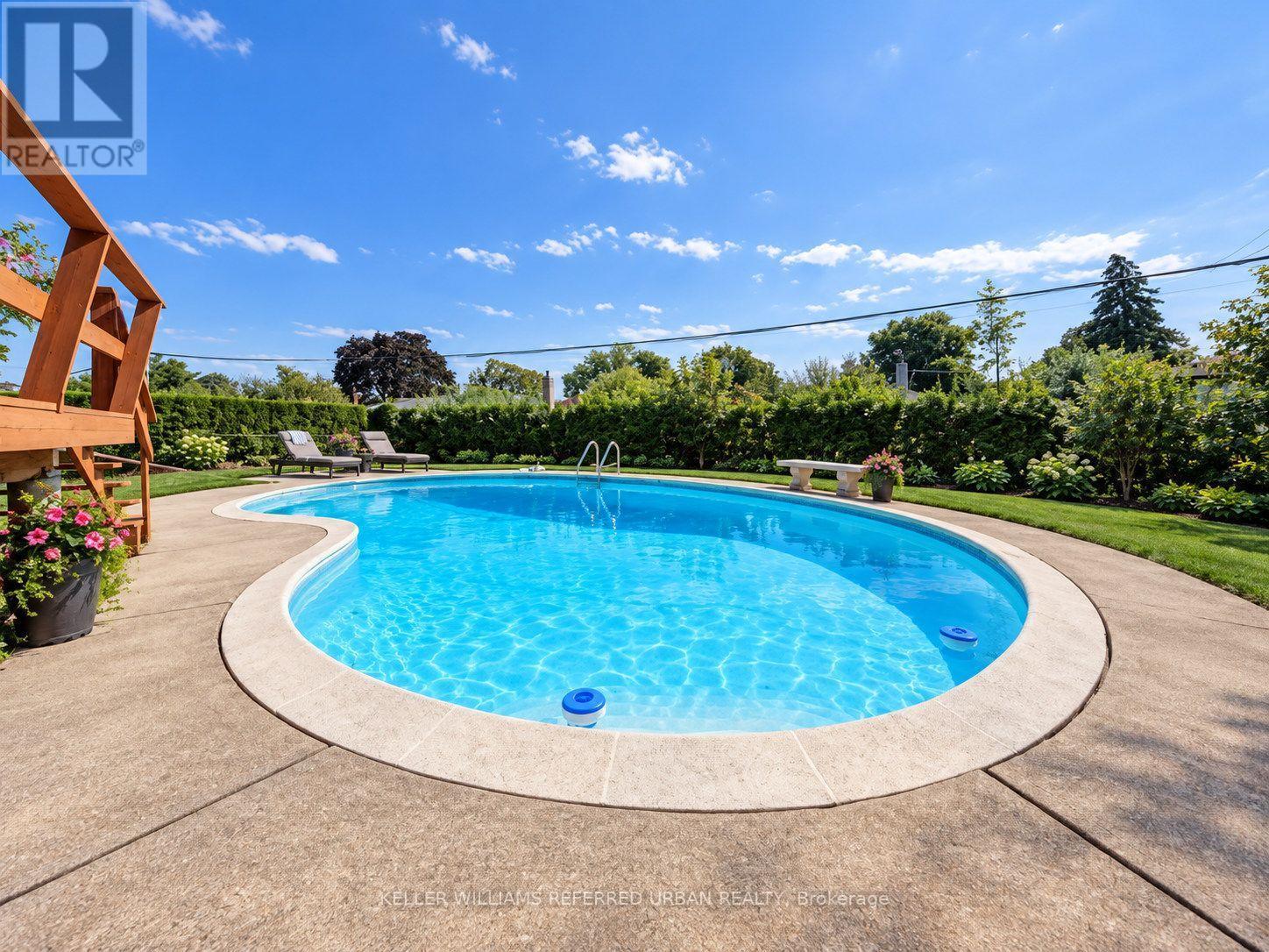 16 Carsbrooke Road, Toronto, ON