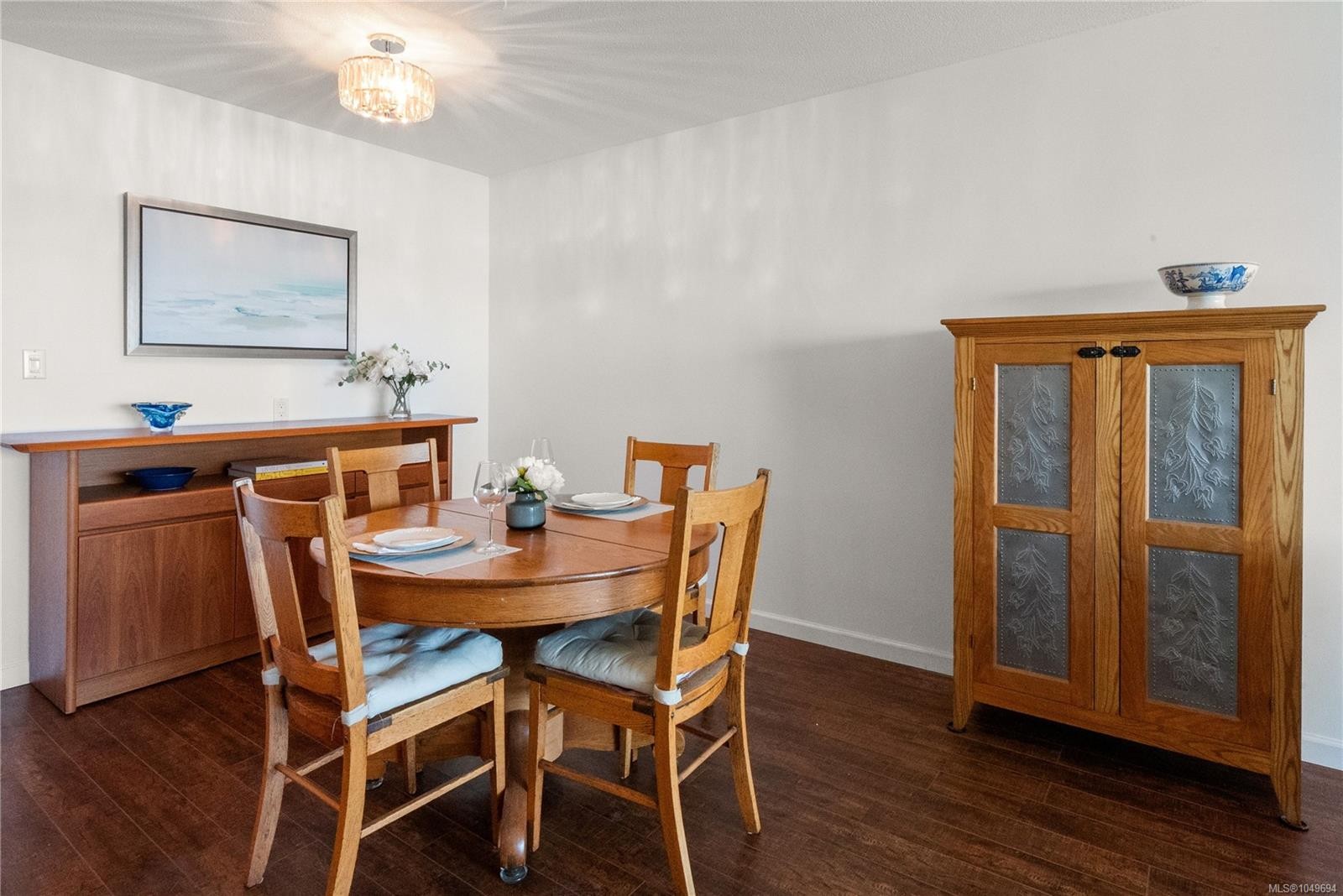 #315-9560 Fifth St, Sidney, BC
