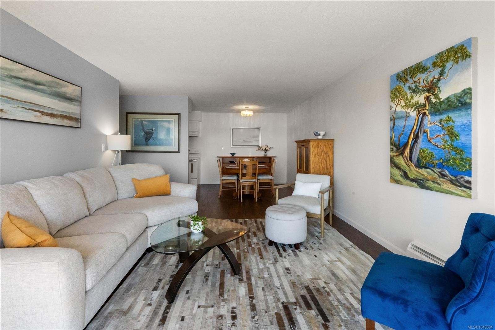 #315-9560 Fifth St, Sidney, BC