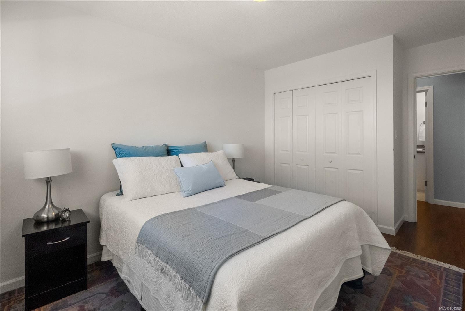 #315-9560 Fifth St, Sidney, BC