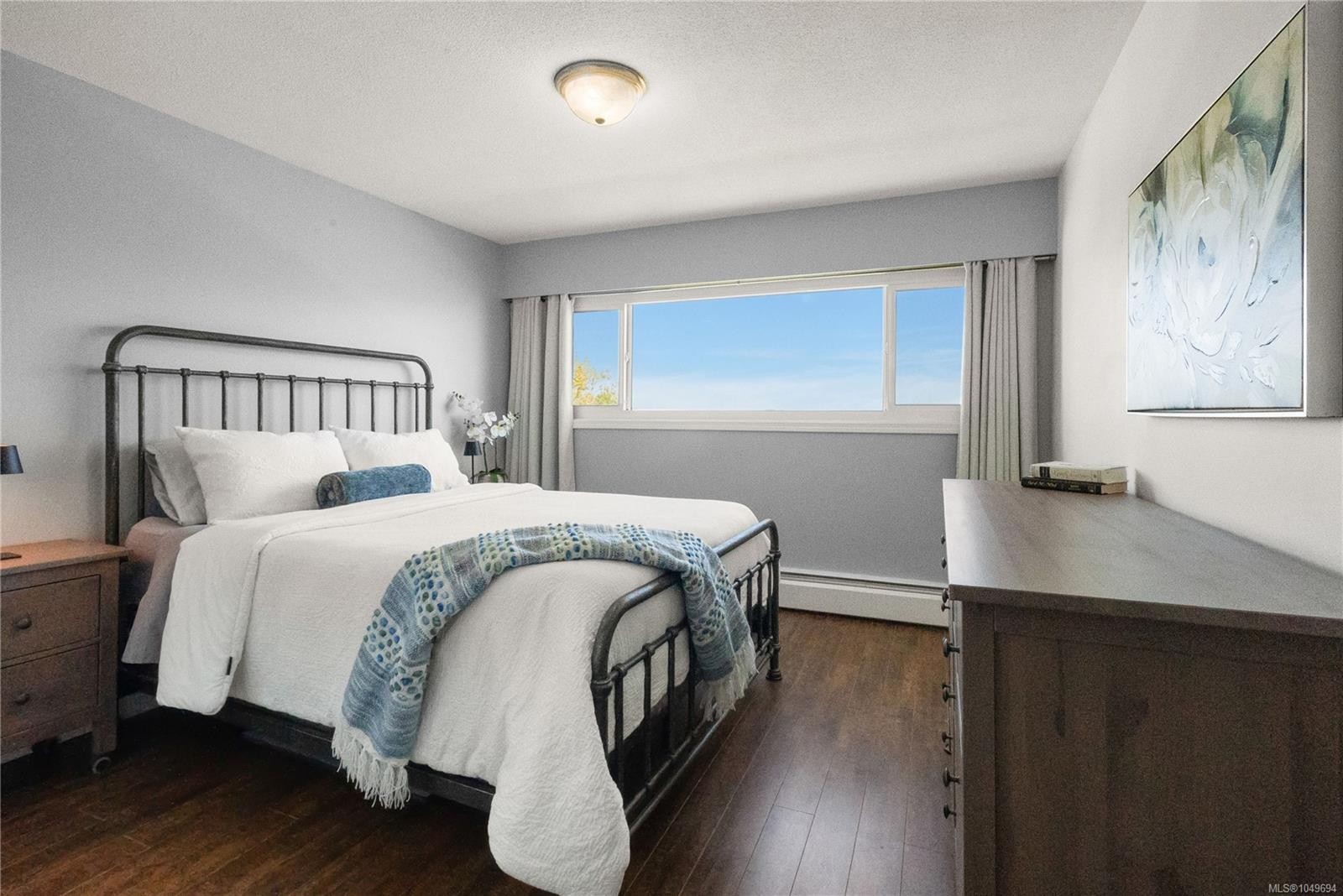 #315-9560 Fifth St, Sidney, BC