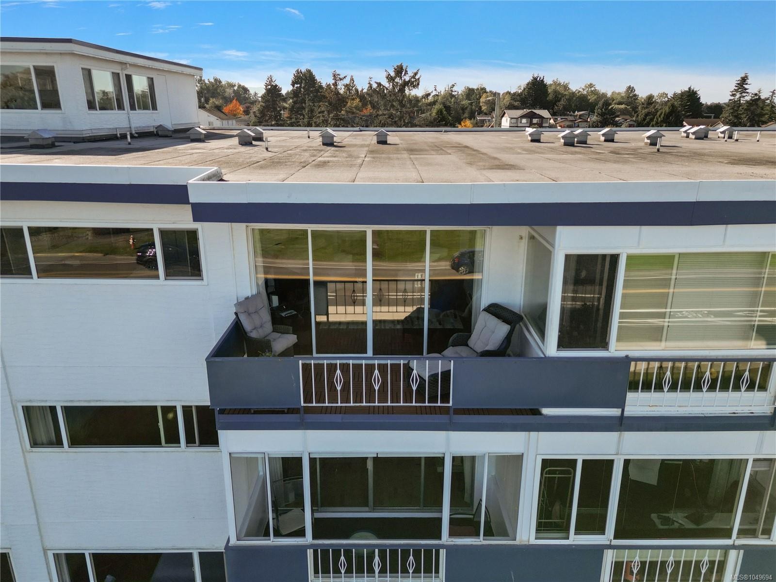 #315-9560 Fifth St, Sidney, BC