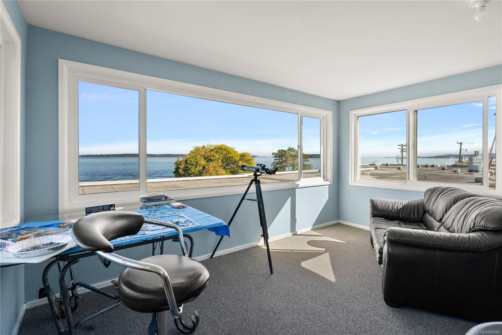 #315-9560 Fifth St, Sidney, BC