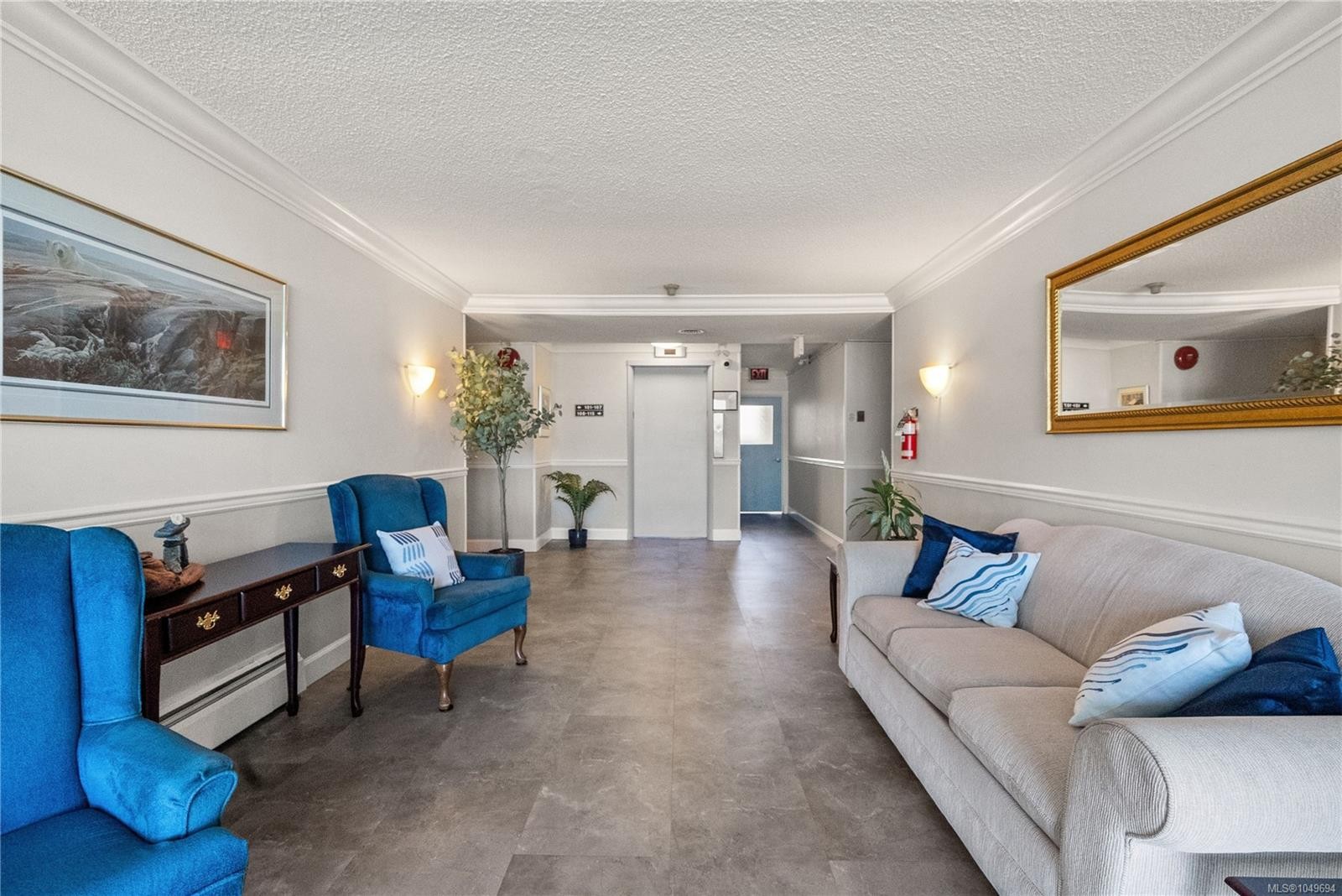 #315-9560 Fifth St, Sidney, BC