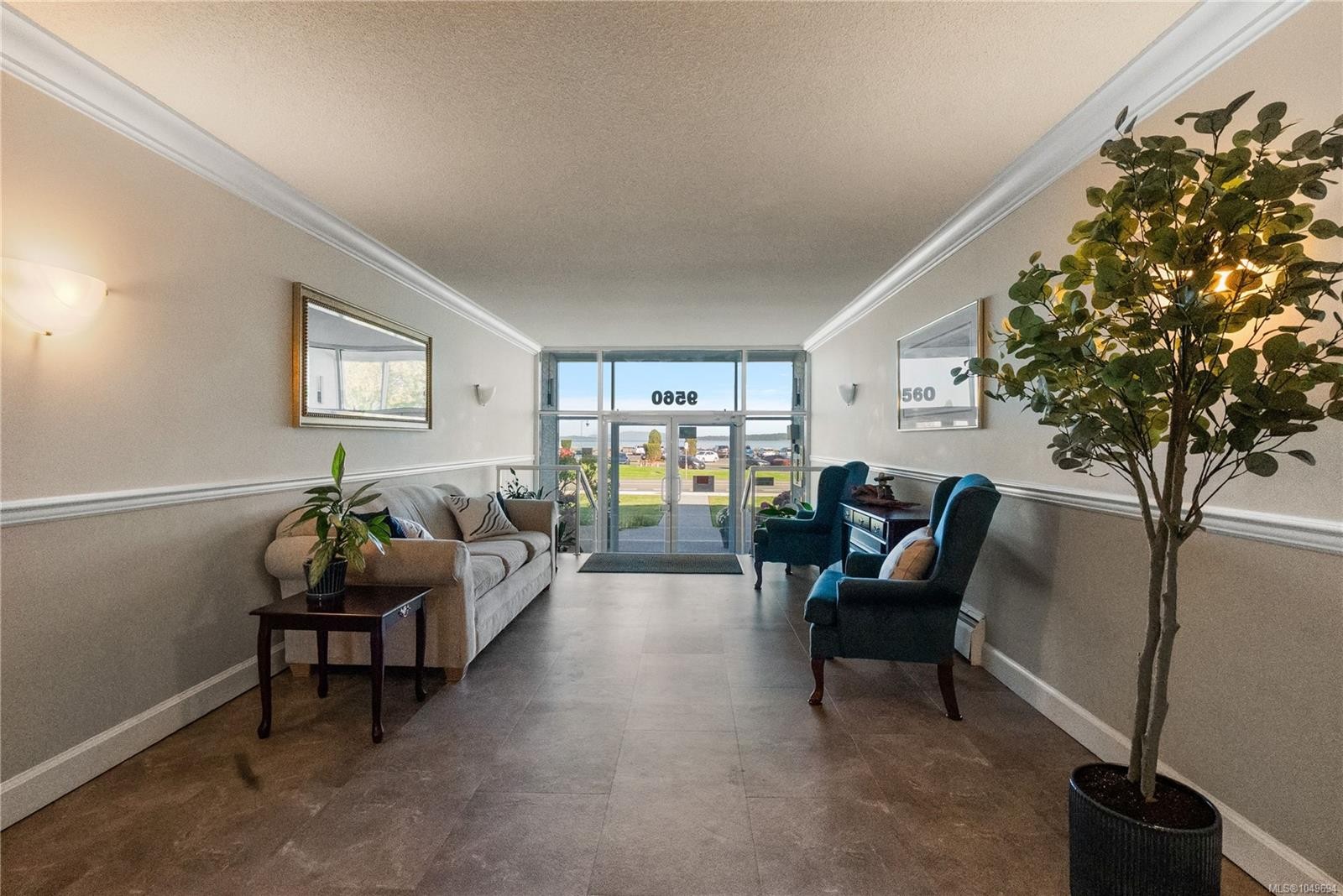 #315-9560 Fifth St, Sidney, BC
