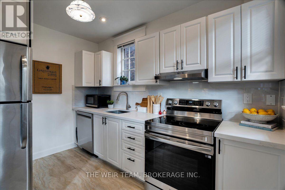 25 Oak Park Avenue, Toronto, ON