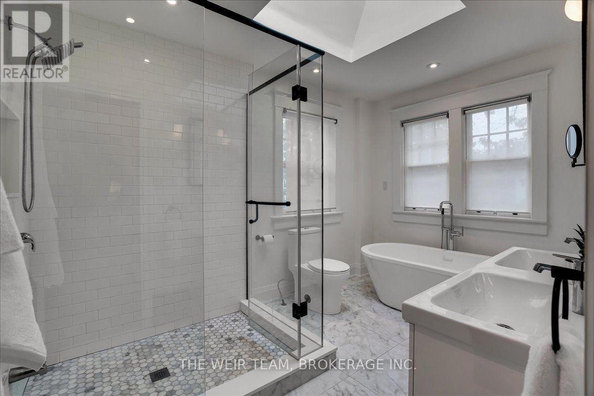 25 Oak Park Avenue, Toronto, ON
