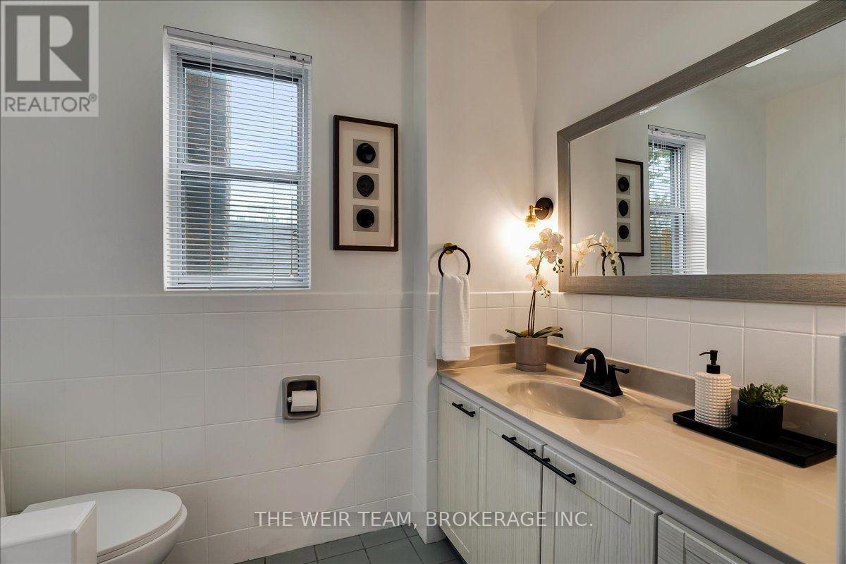 25 Oak Park Avenue, Toronto, ON